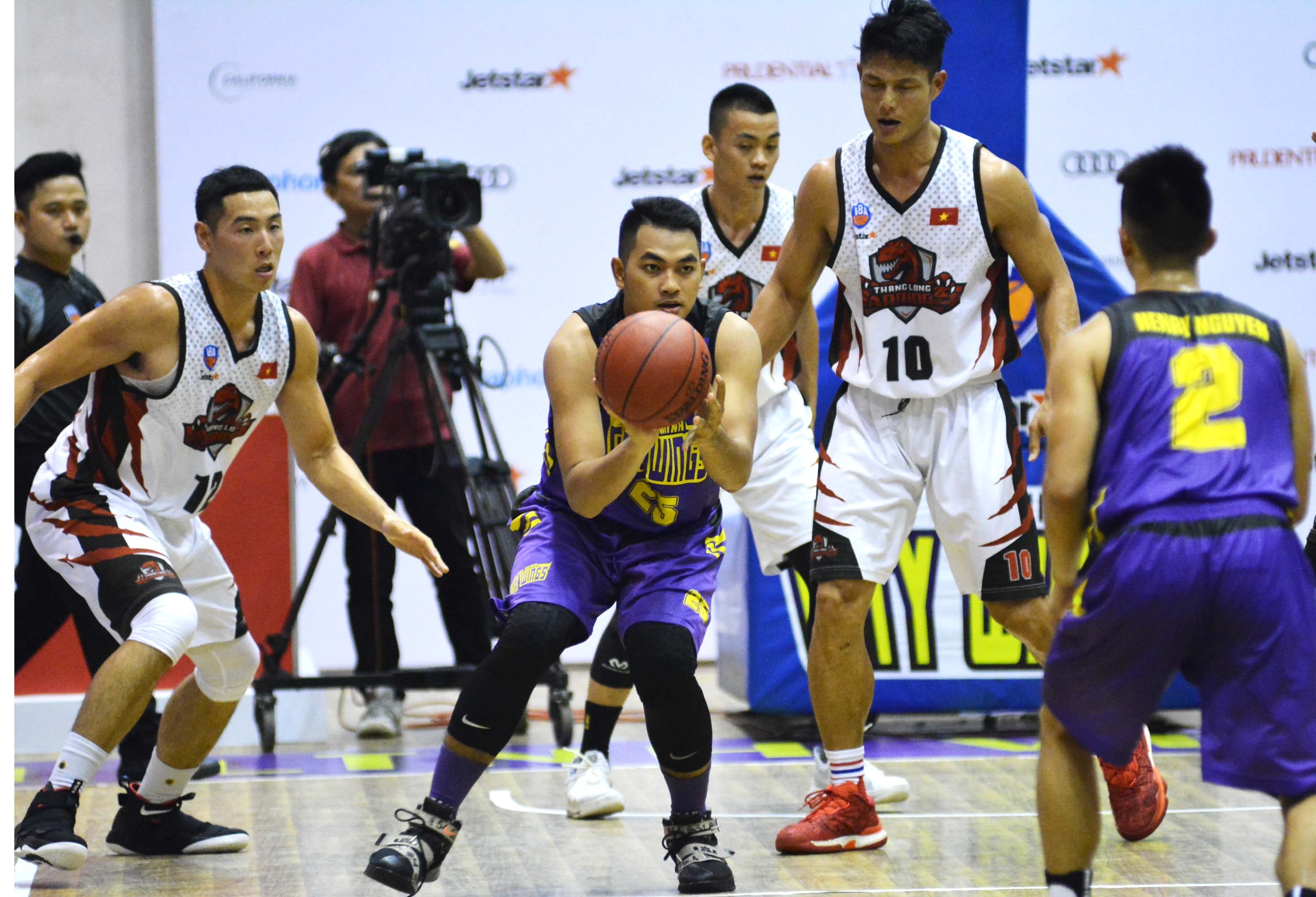 Thang Long Warriors thang HCMC Wings anh 3