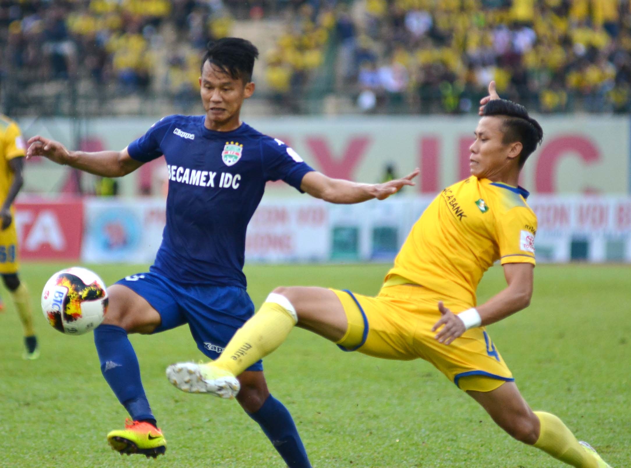 Tran Binh Duong vs SLNA chieu 19/9 anh 3