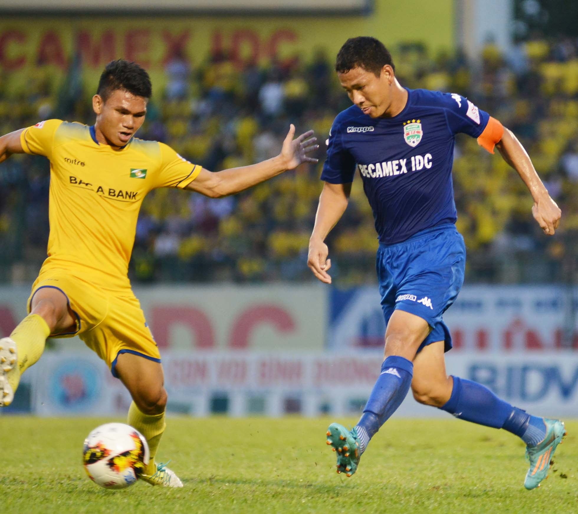 Tran Binh Duong vs SLNA chieu 19/9 anh 2