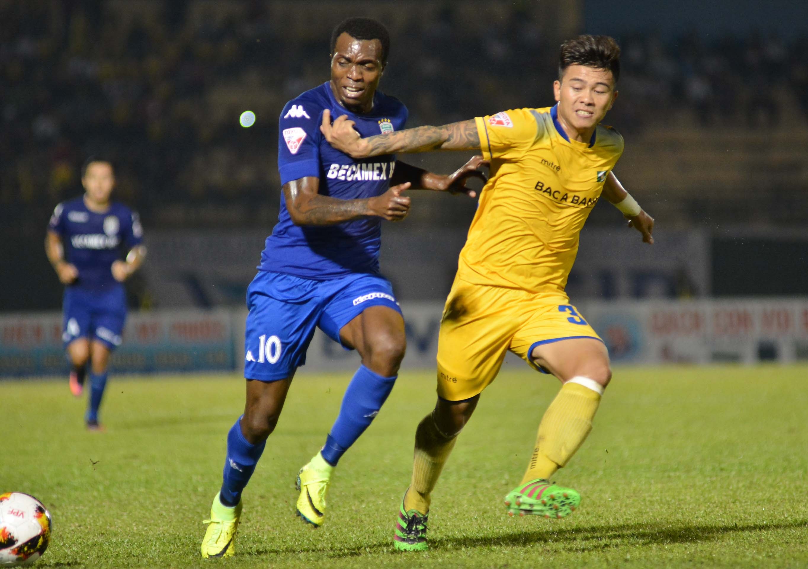 Tran Binh Duong vs SLNA chieu 19/9 anh 6