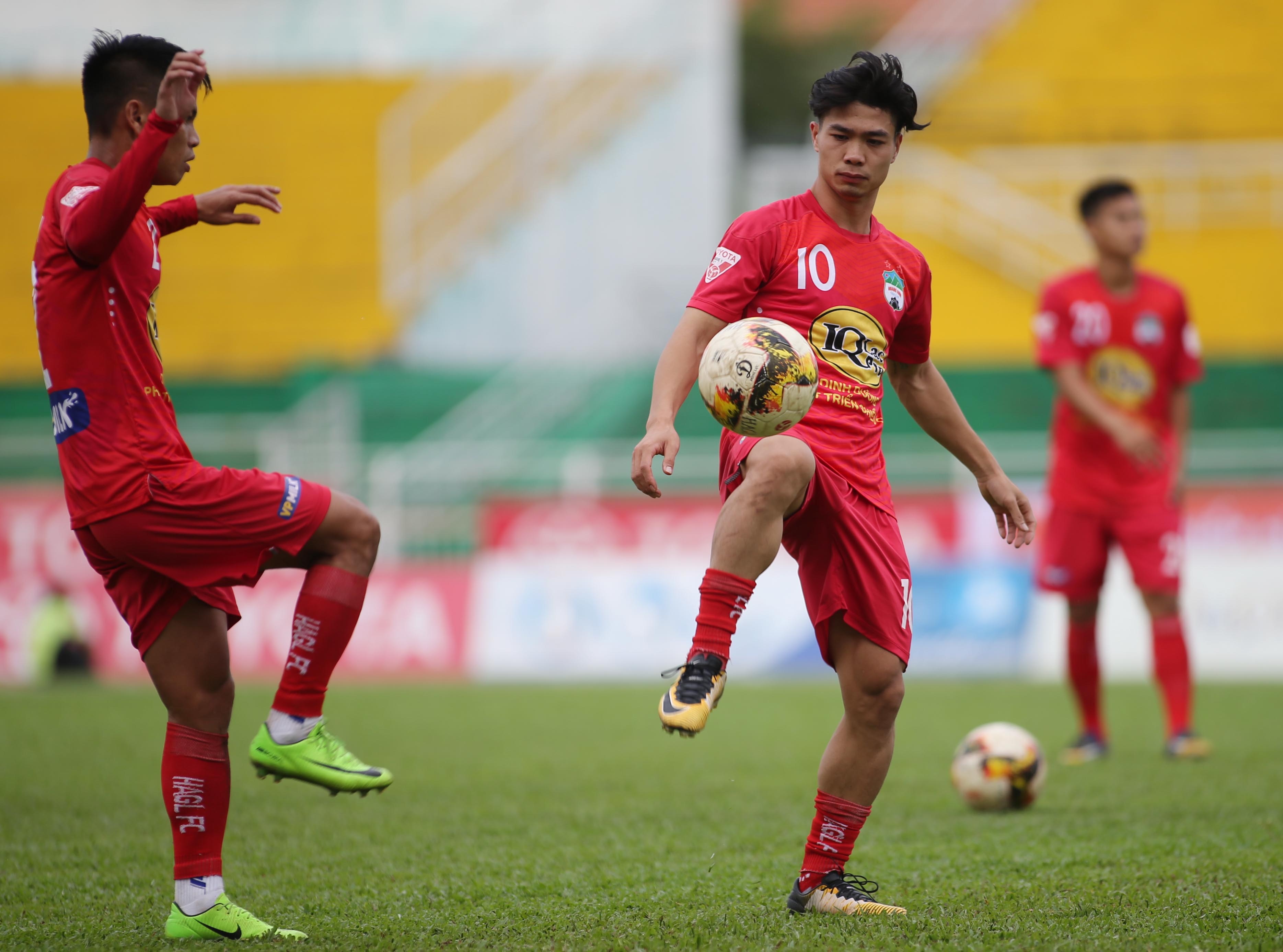 HAGL để Văn Thanh đá tiền đạo ảnh 6 HAGL de Van Thanh da tien dao anh 6