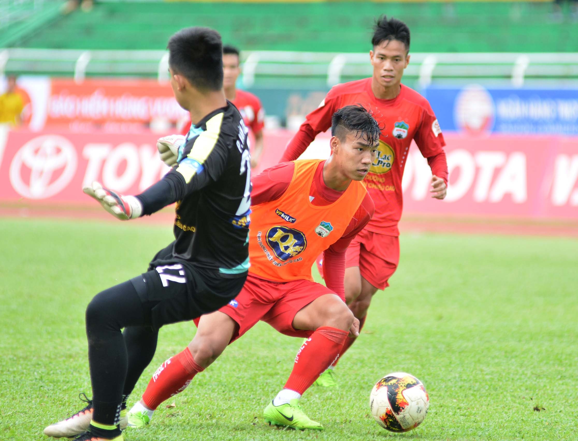 HAGL để Văn Thanh đá tiền đạo ảnh 3 HAGL de Van Thanh da tien dao anh 3