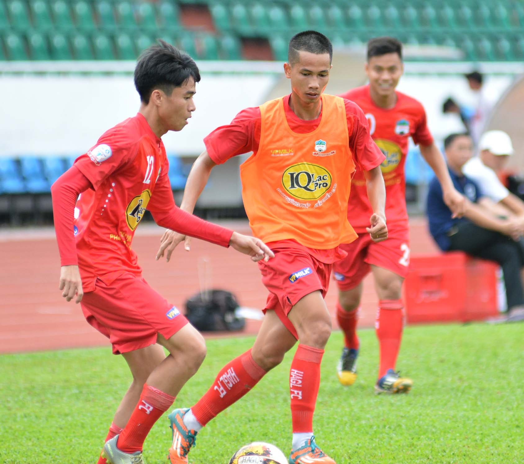 HAGL để Văn Thanh đá tiền đạo ảnh 4 HAGL de Van Thanh da tien dao anh 4