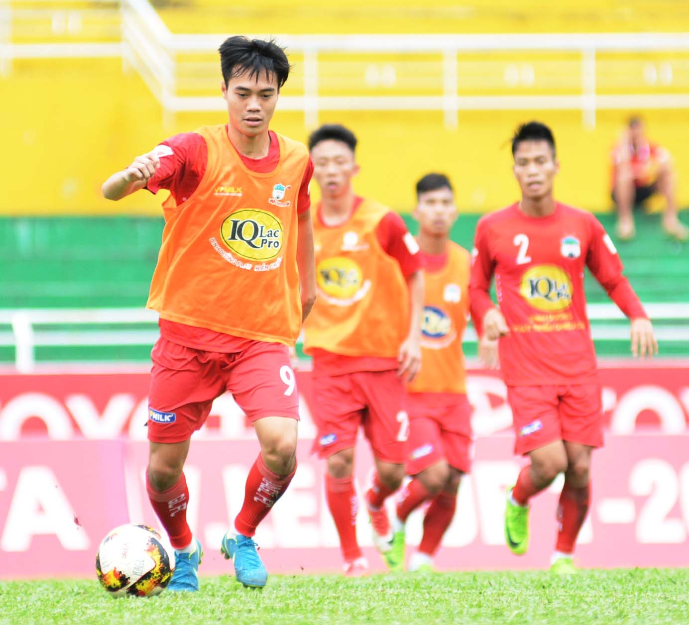 HAGL để Văn Thanh đá tiền đạo ảnh 5 HAGL de Van Thanh da tien dao anh 5