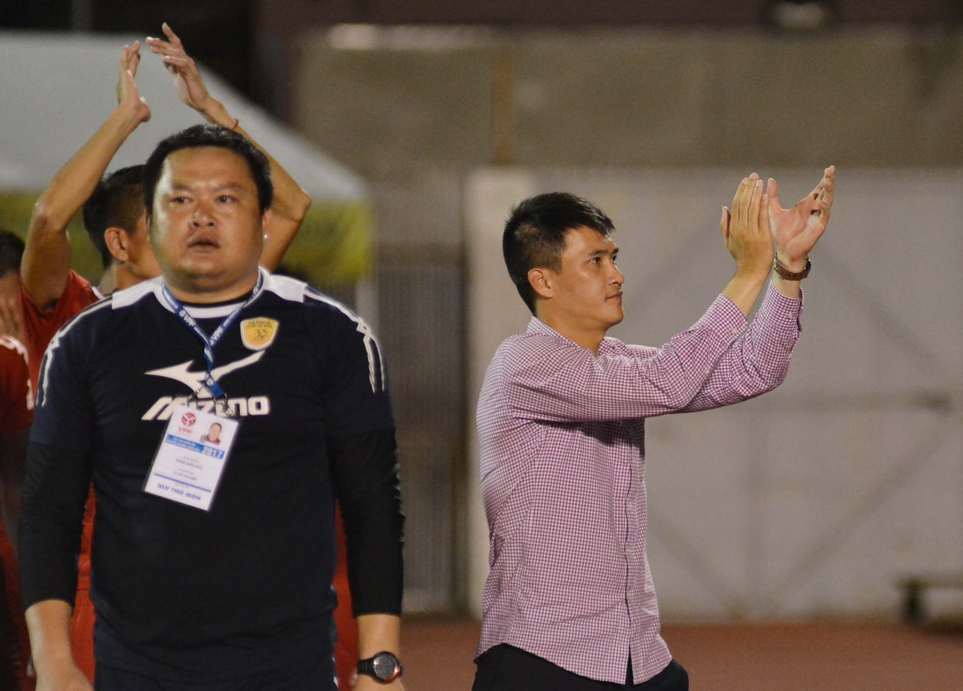 Cong Vinh bat tay voi Cong Phuong anh 3