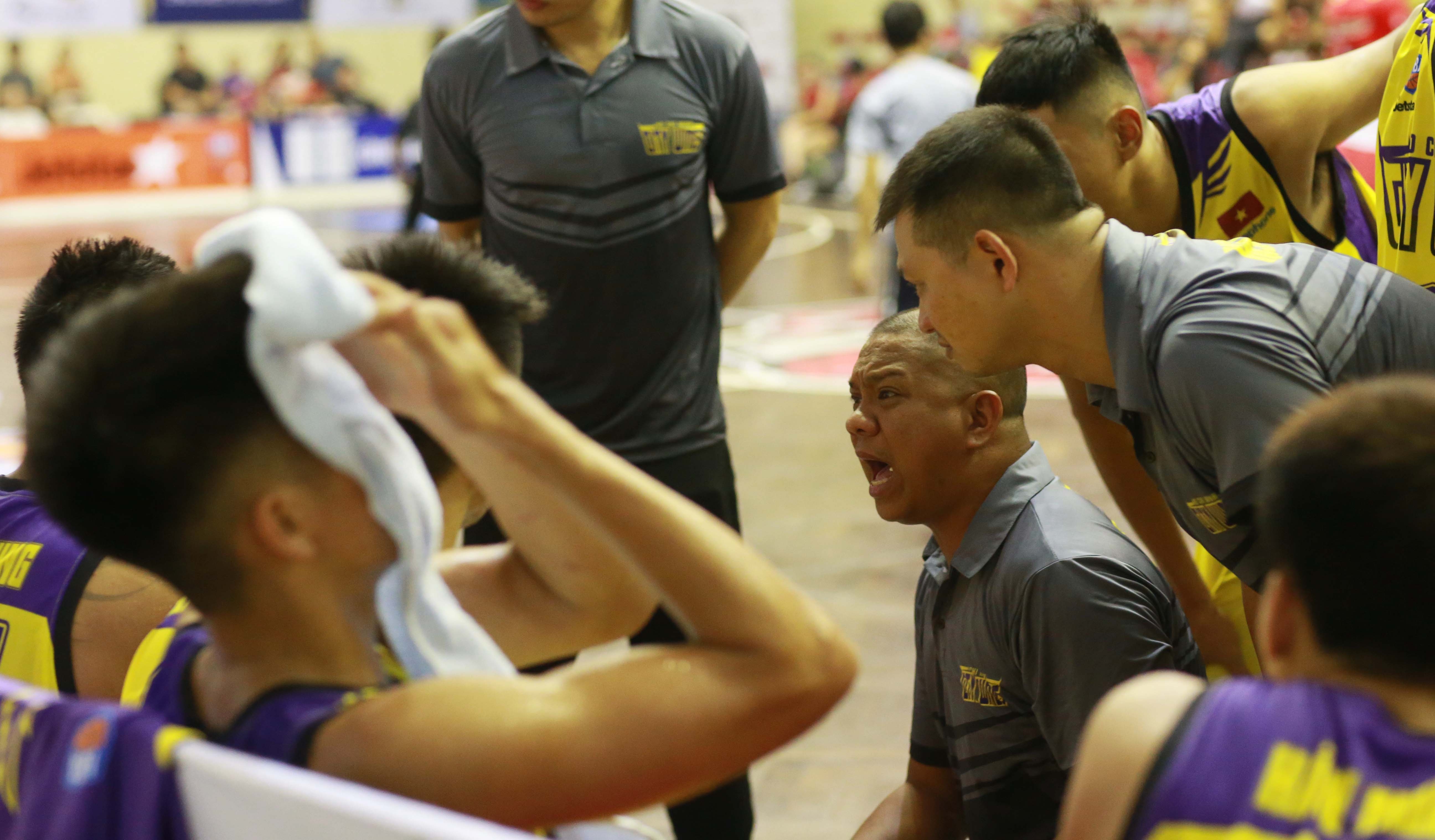 Thang Long Warriors thua HCMC Wings anh 1