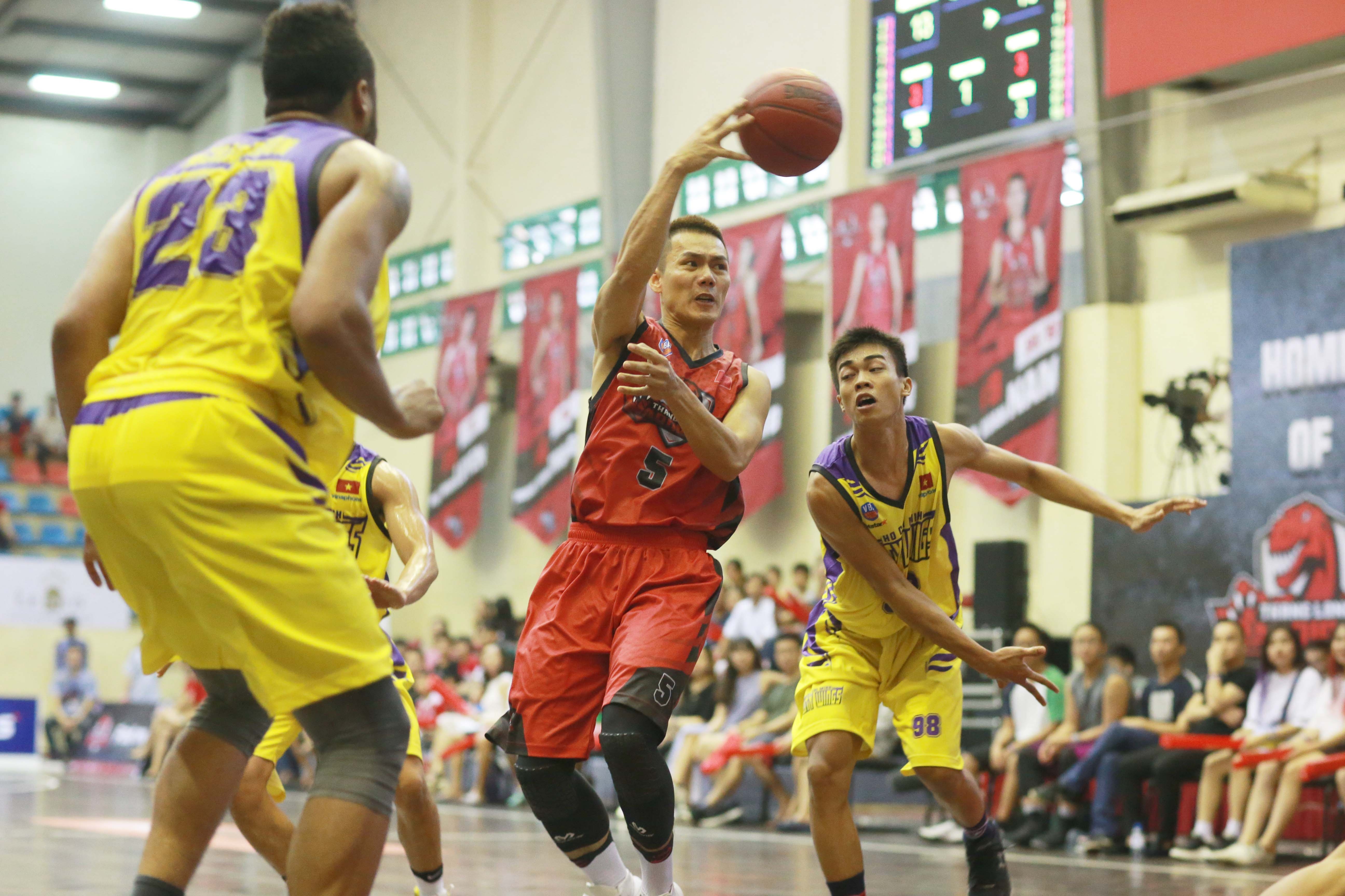 Thang Long Warriors thua HCMC Wings anh 4