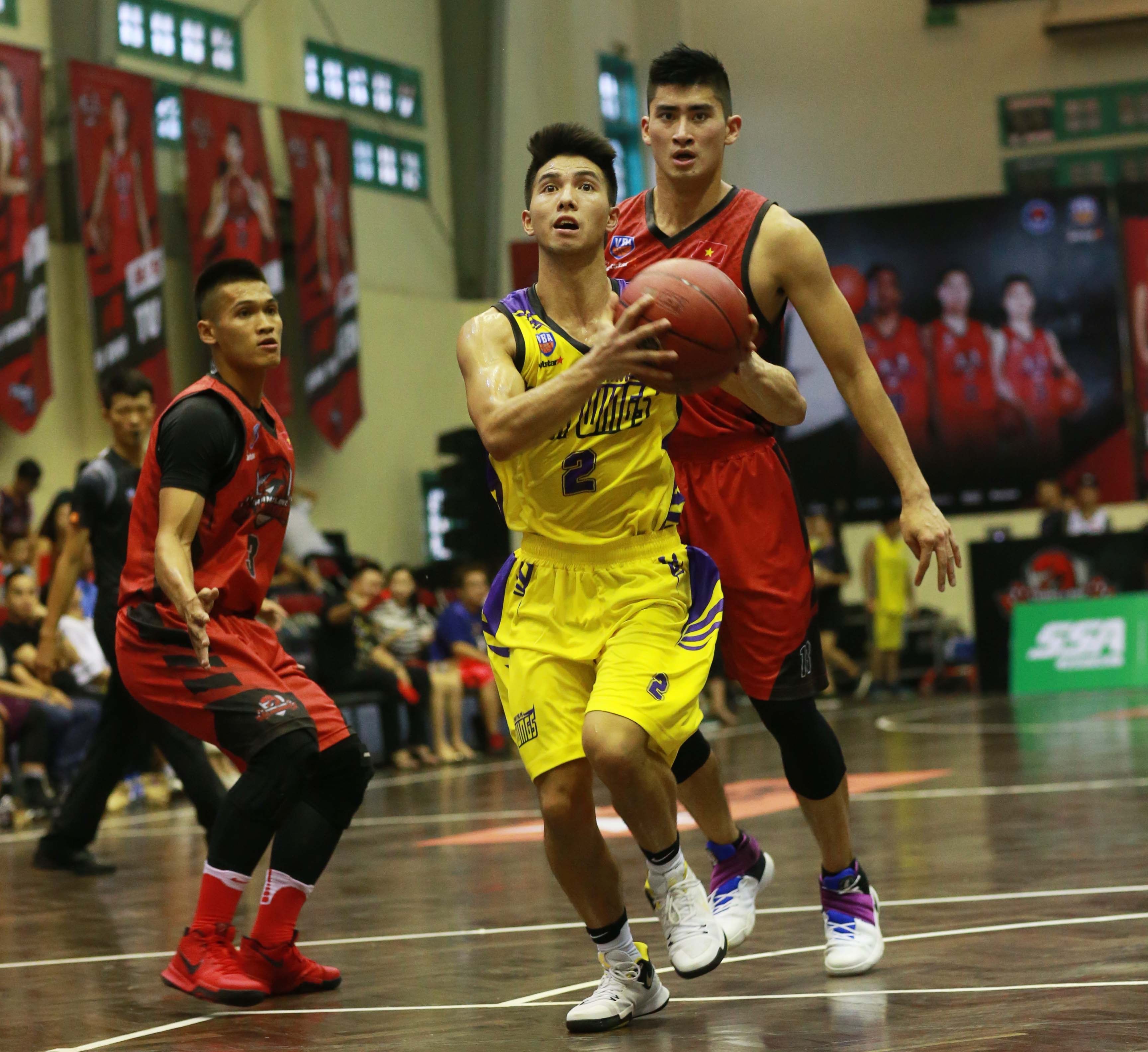 Thang Long Warriors thua HCMC Wings anh 5