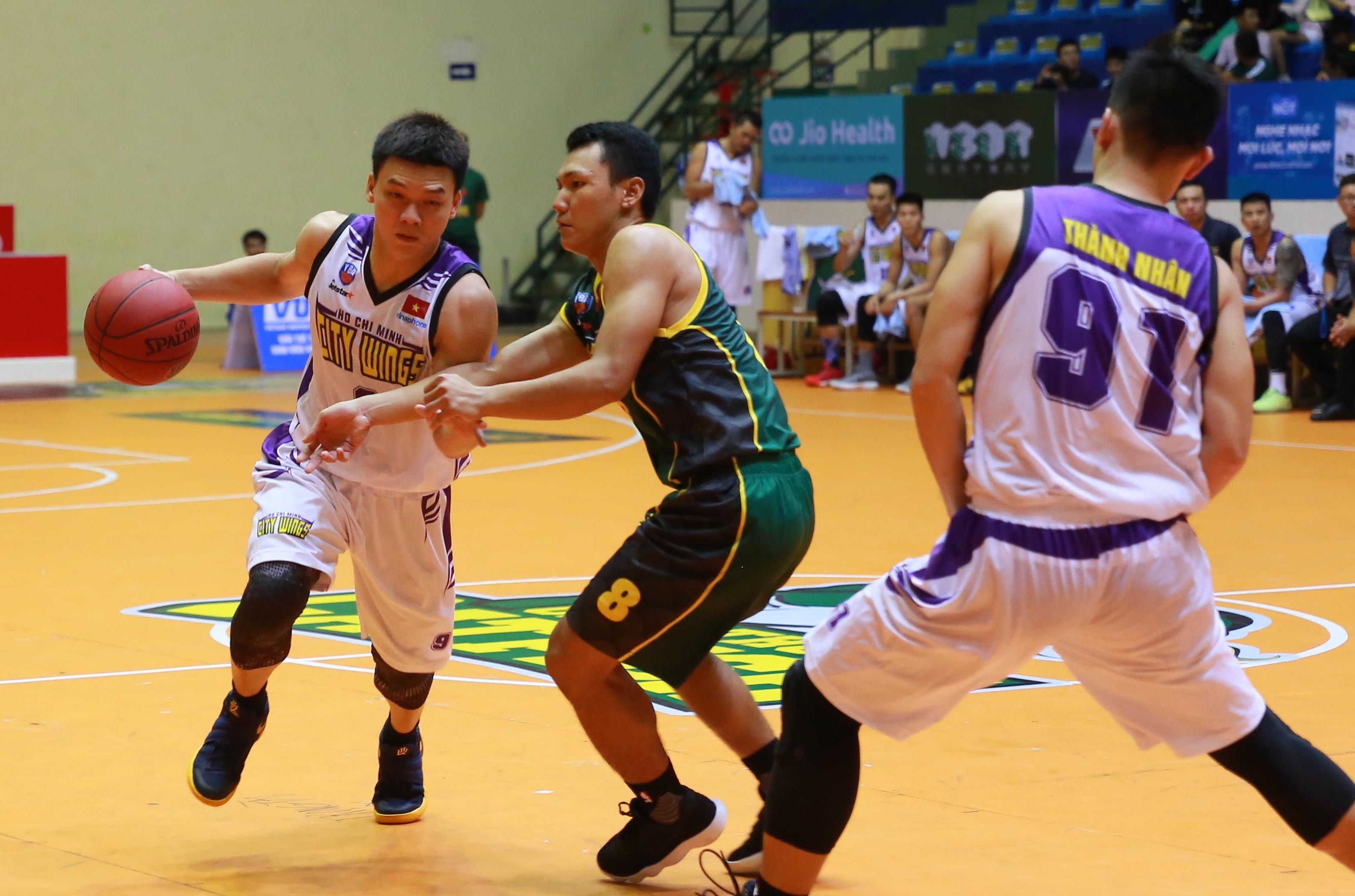 Cantho Catfish thang Hochiminh City Wings anh 1