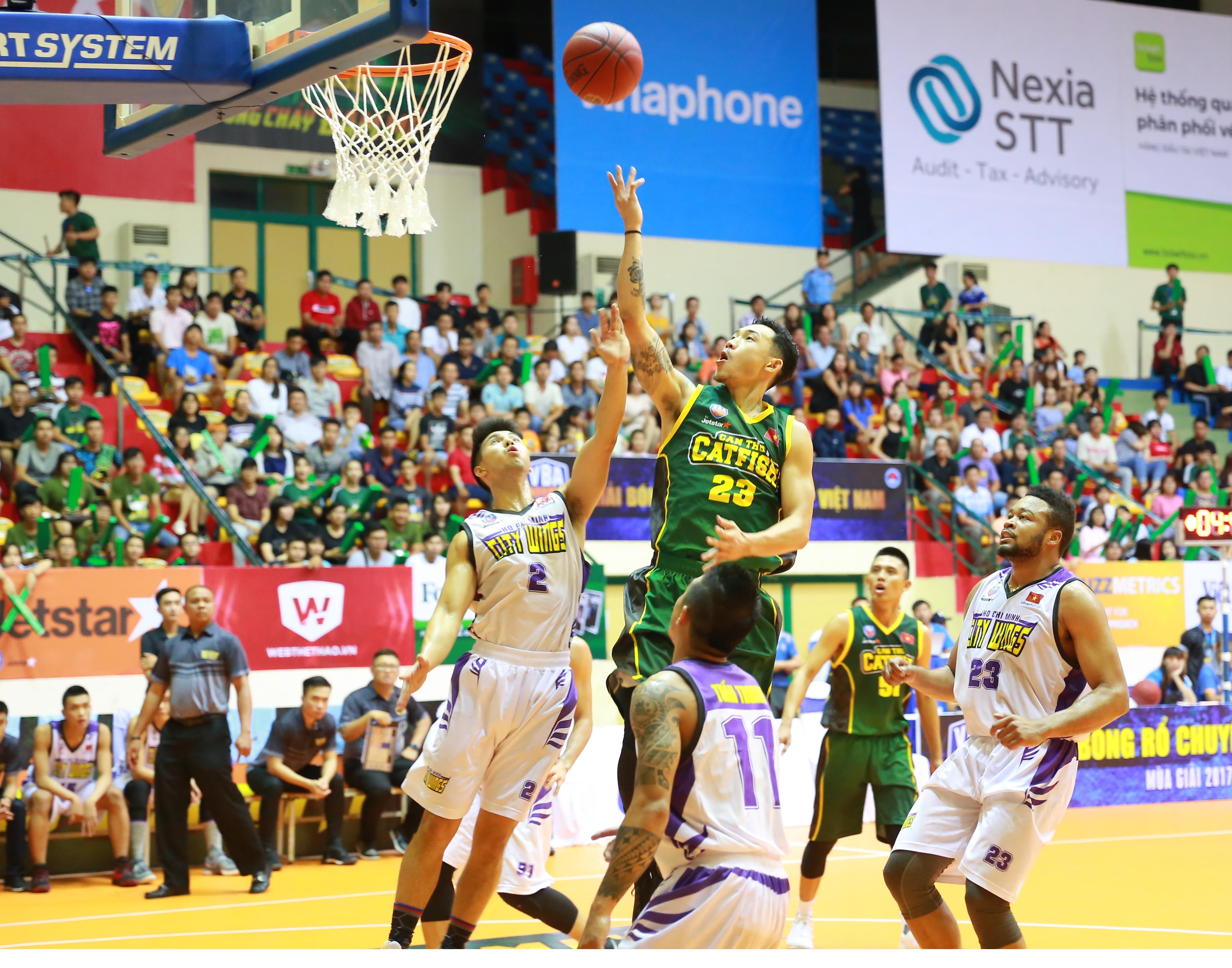 Cantho Catfish thang Hochiminh City Wings anh 3
