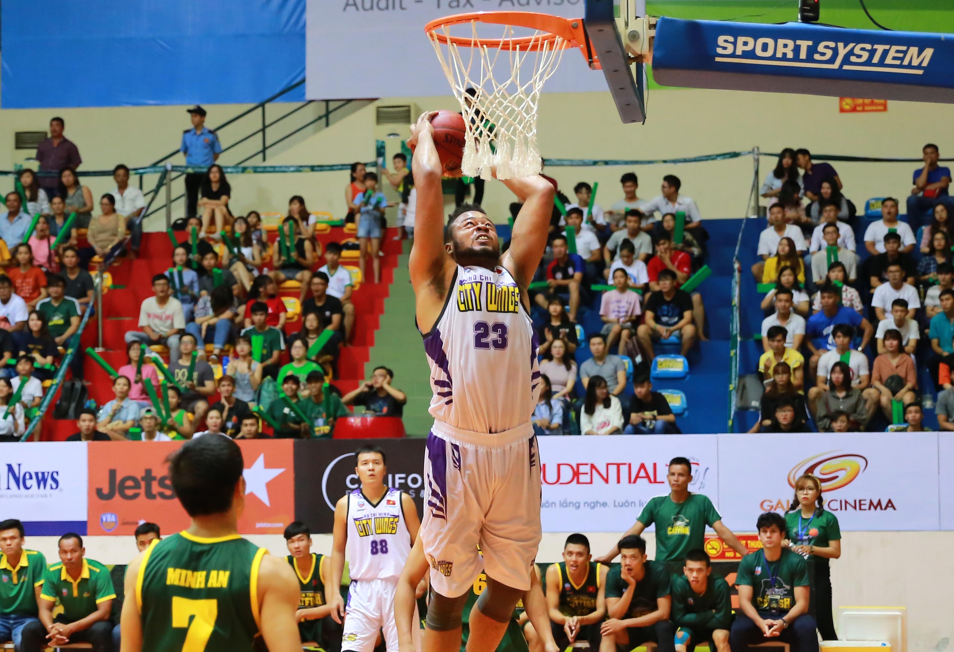 Cantho Catfish thang Hochiminh City Wings anh 7