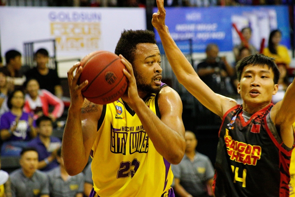 Saigon Heat thua tran, VBA dua tranh hap dan hinh anh