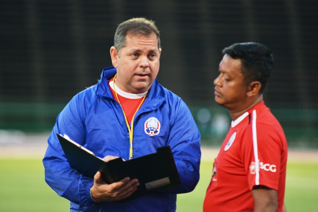 Tuyen Campuchia thiet quan truoc tran Viet Nam anh 2