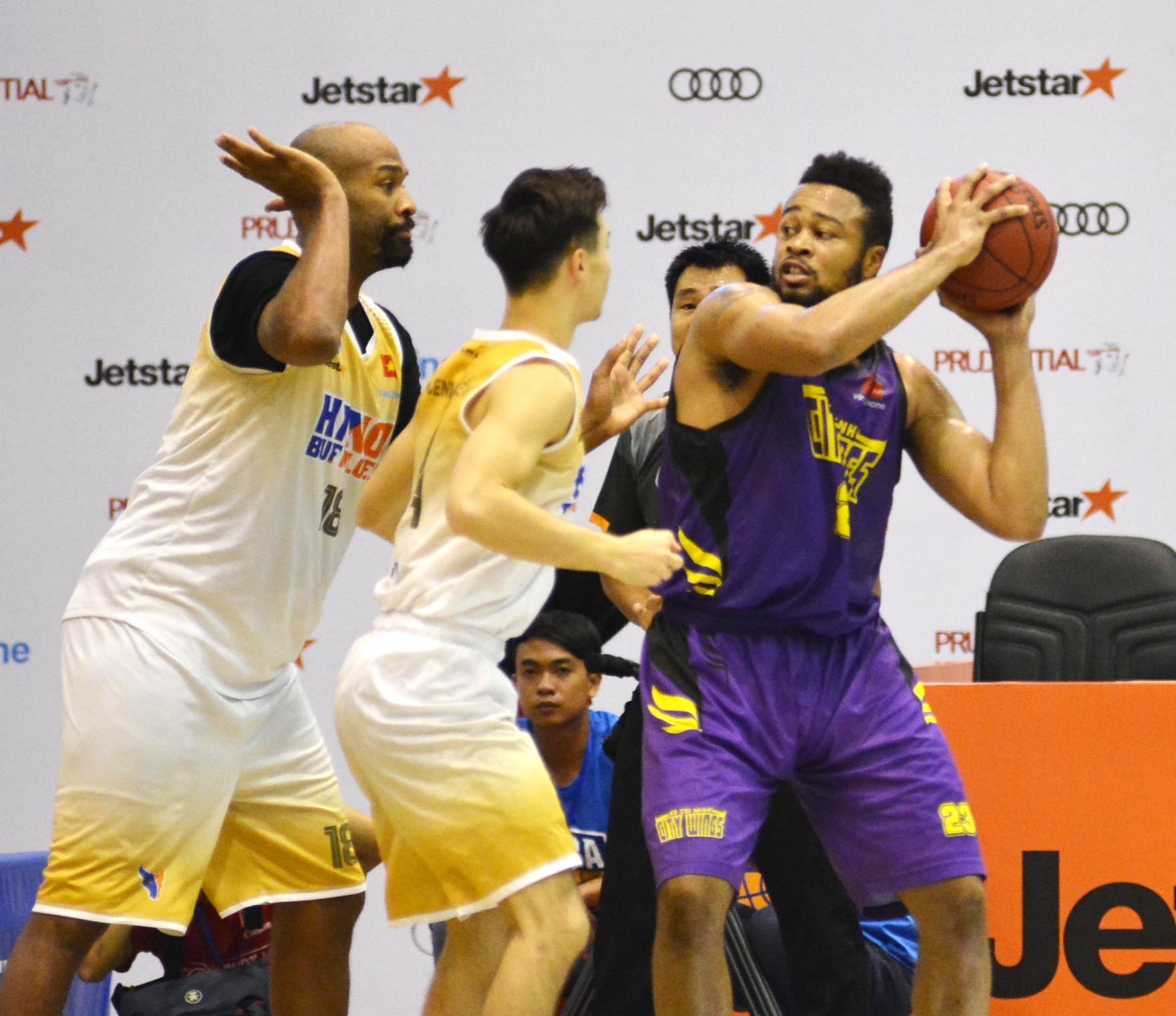 Hanoi Buffaloes thang HCMC Wings anh 3