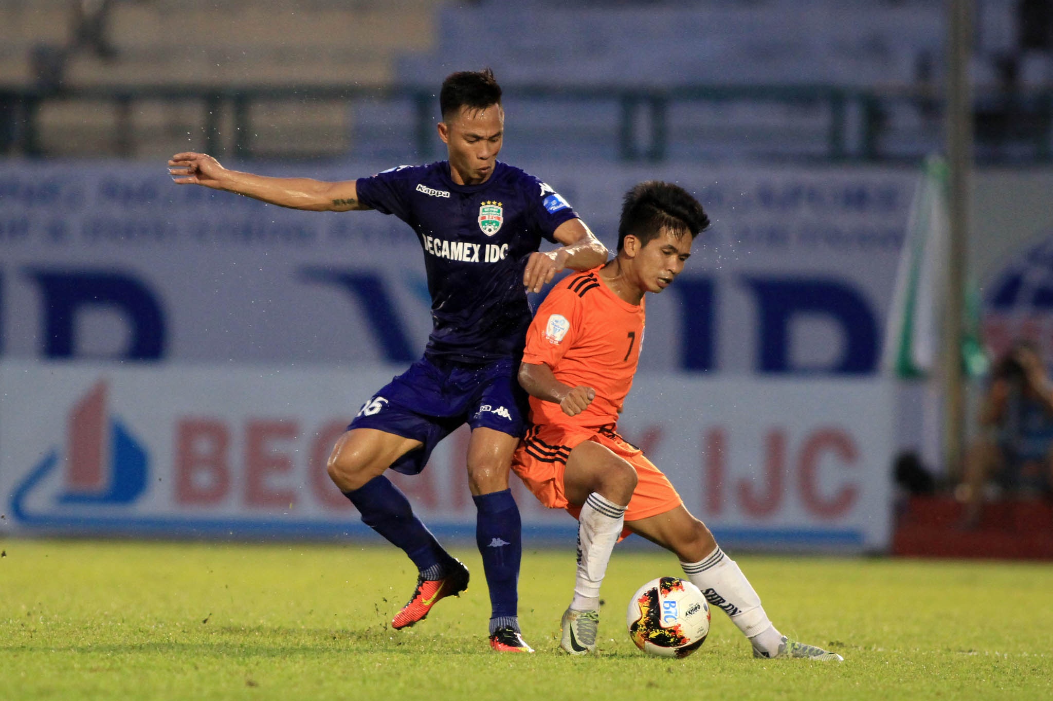 Binh Duong vao chung ket Cup Quoc gia anh 8