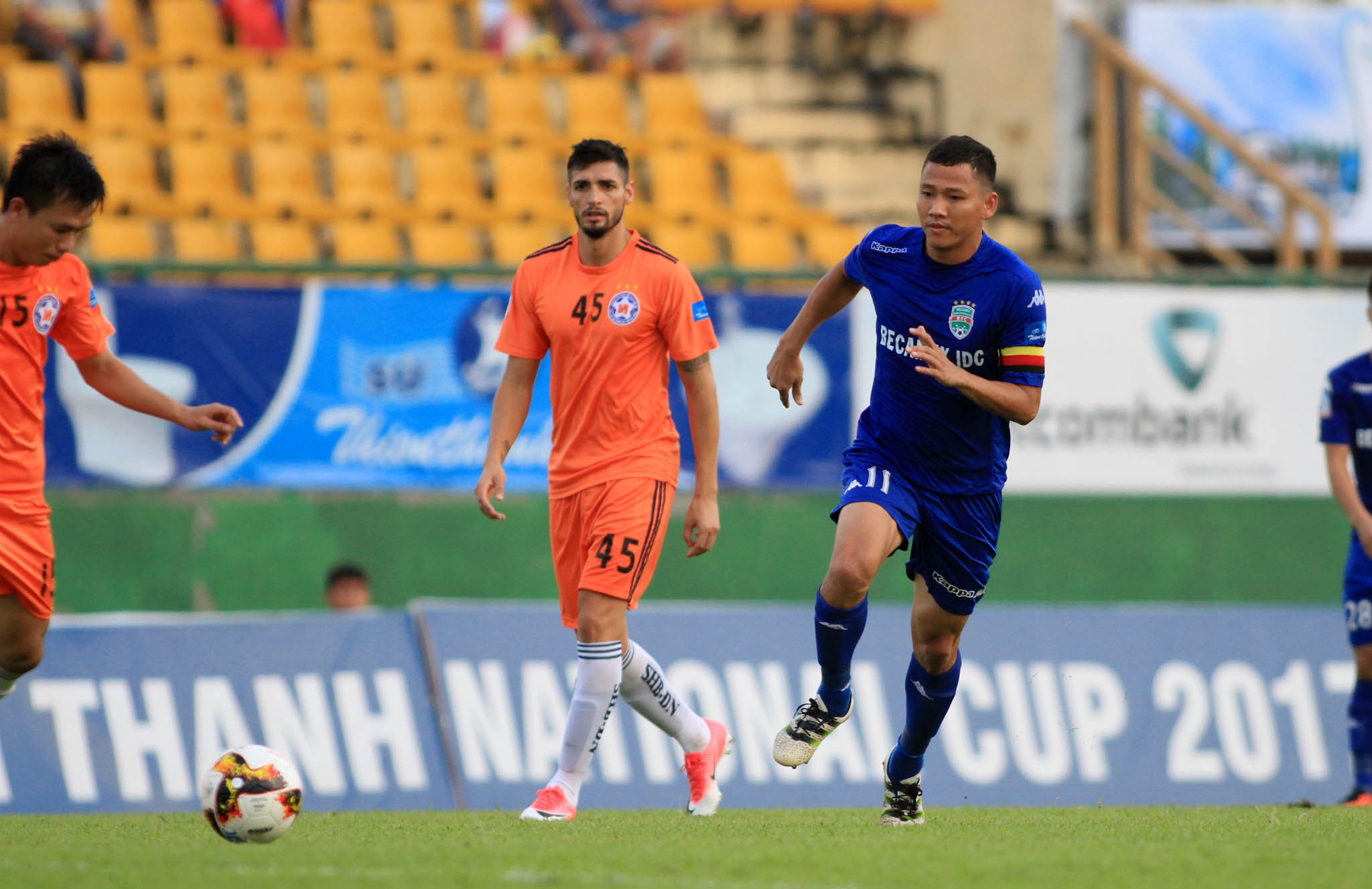 Binh Duong vao chung ket Cup Quoc gia anh 7