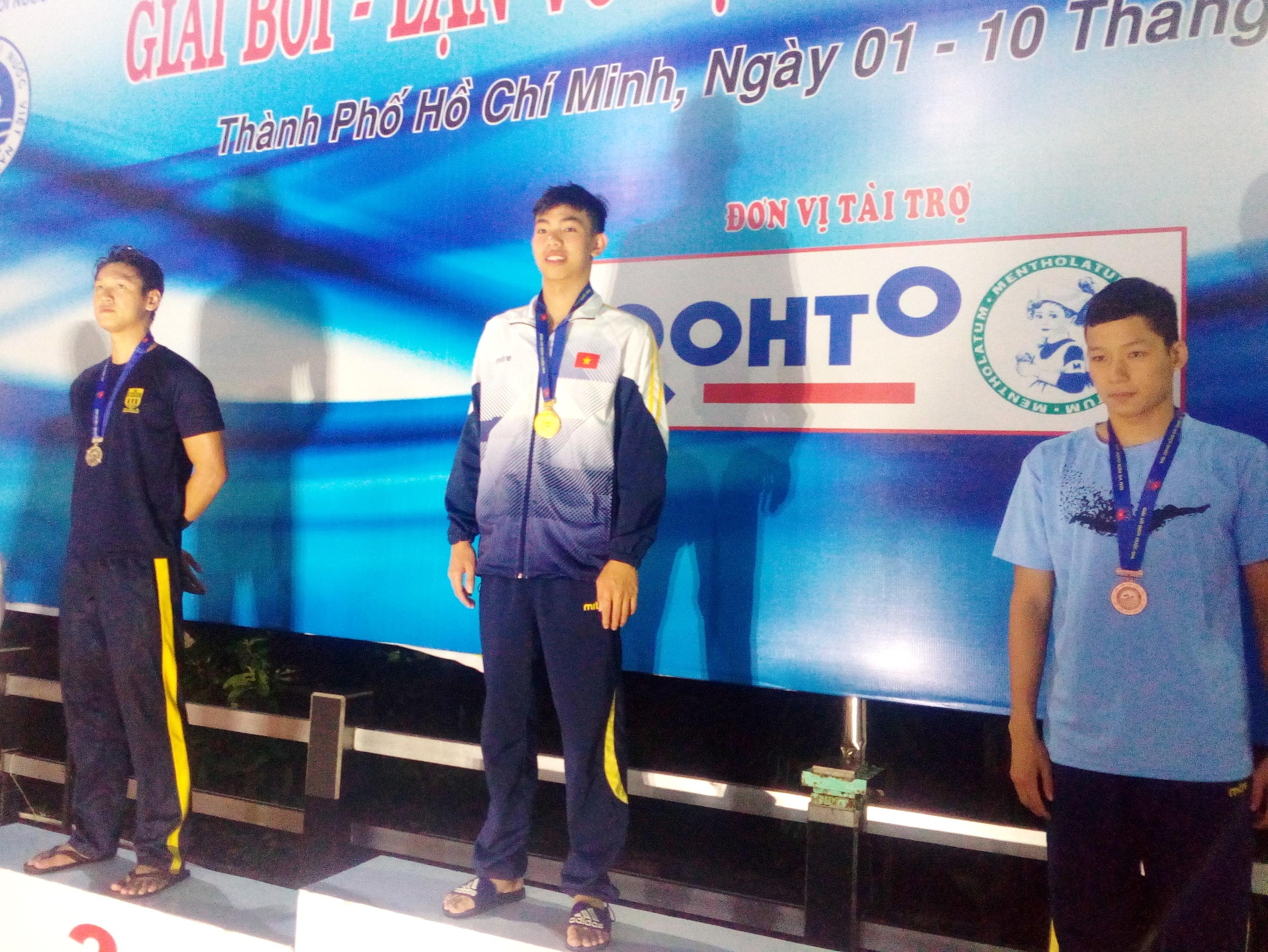 Nguyễn Huy Hoàng phá kỷ lục quốc gia ảnh 1 Nguyen Huy Hoang pha ky luc quoc gia anh 1