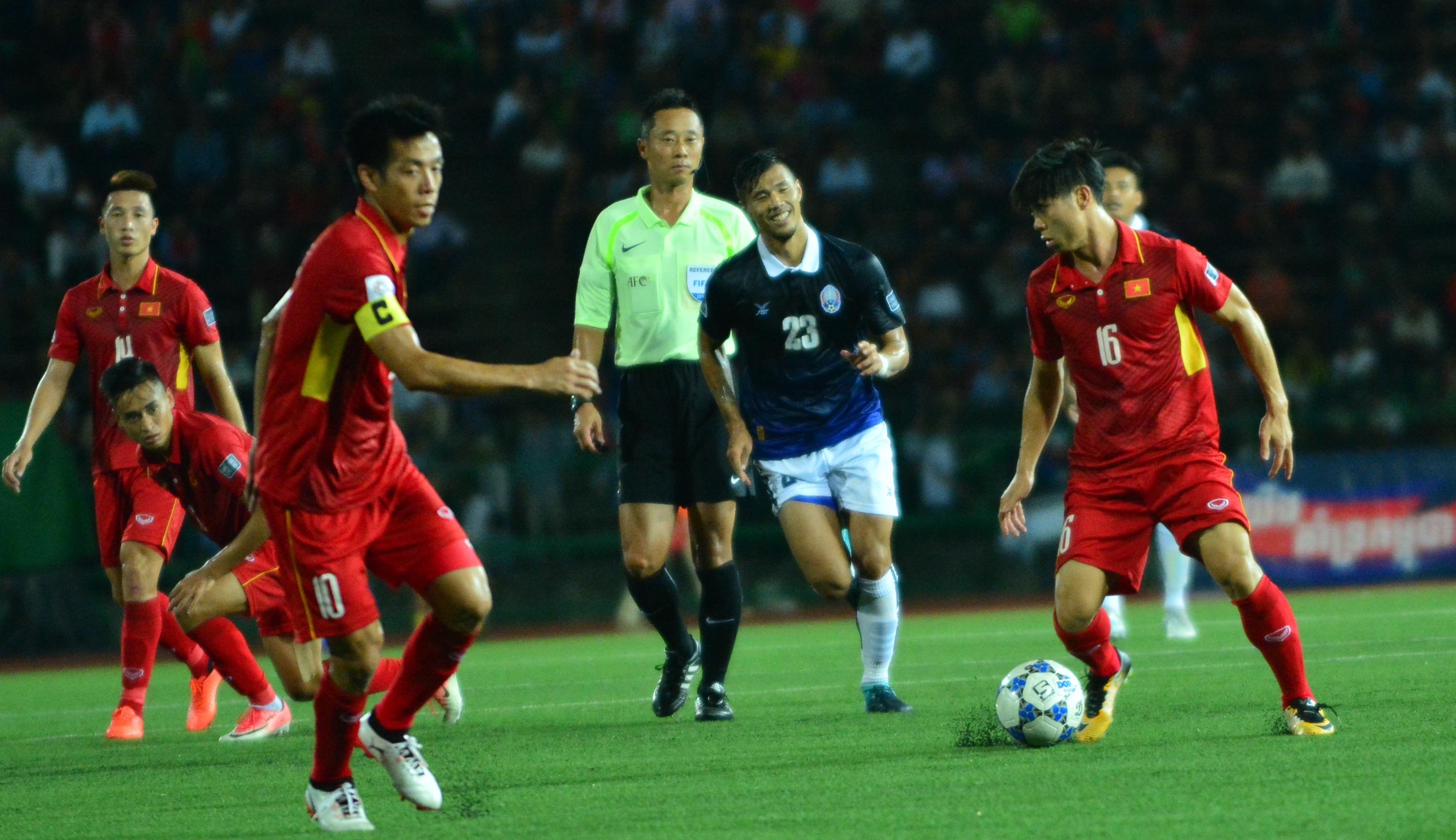 Anh Đức khoác áo đội tuyển Việt Nam ảnh 2 Anh Duc khoac ao doi tuyen Viet Nam anh 2