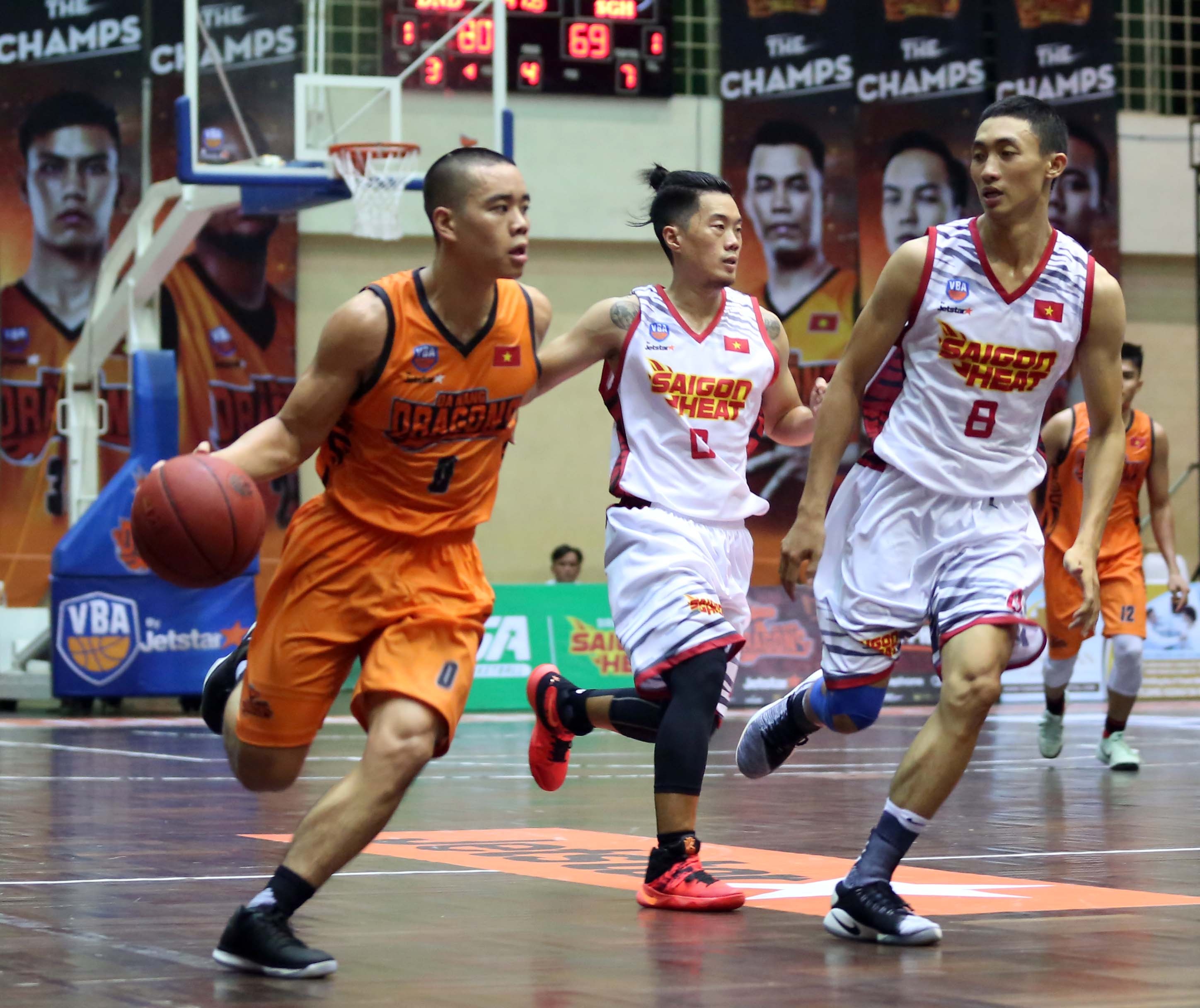 Danang Dragons danh bai Saigon Heat 82-72 anh 4