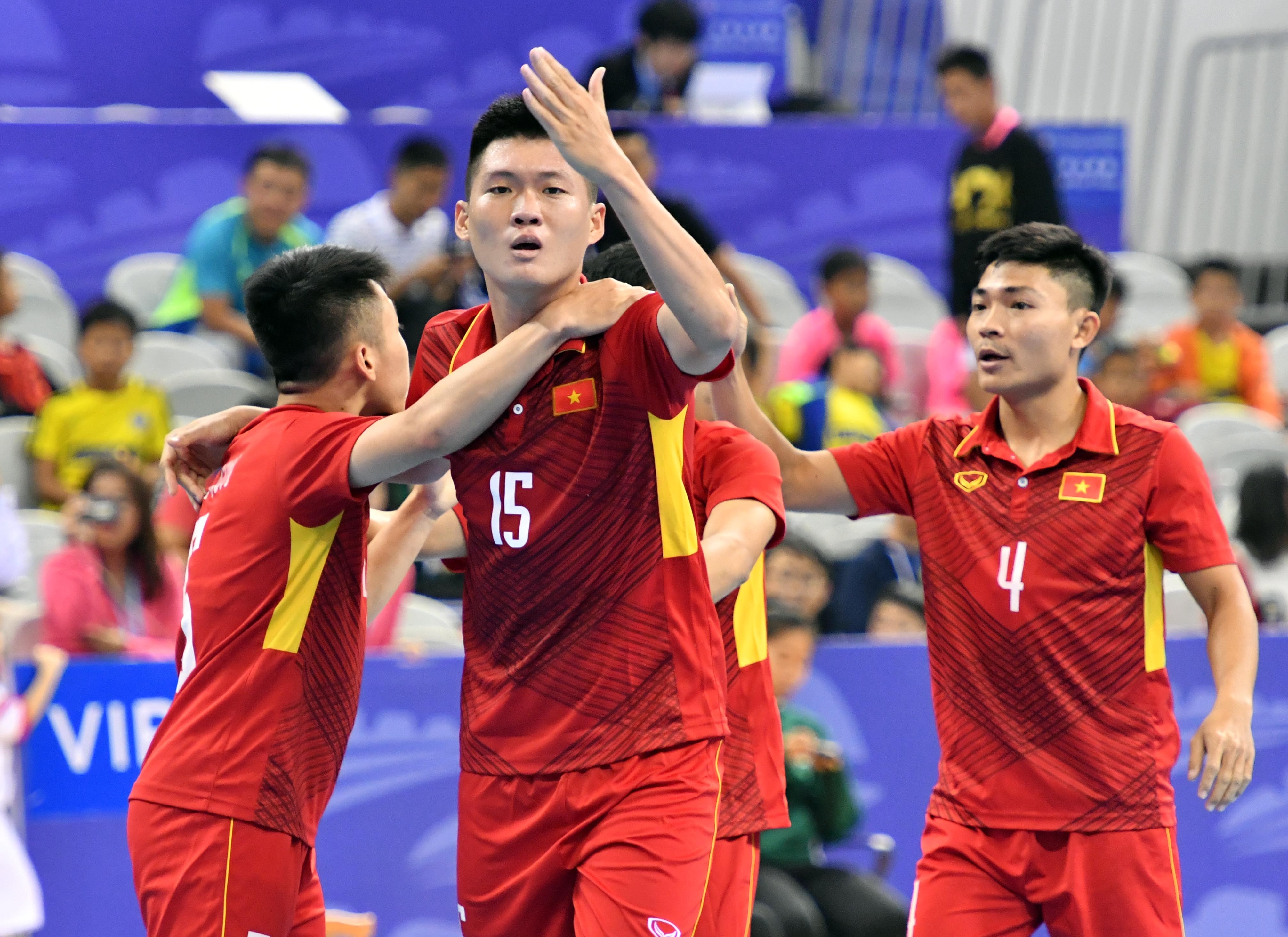 Futsal Viet Nam 4-3 Trung Quoc anh 4