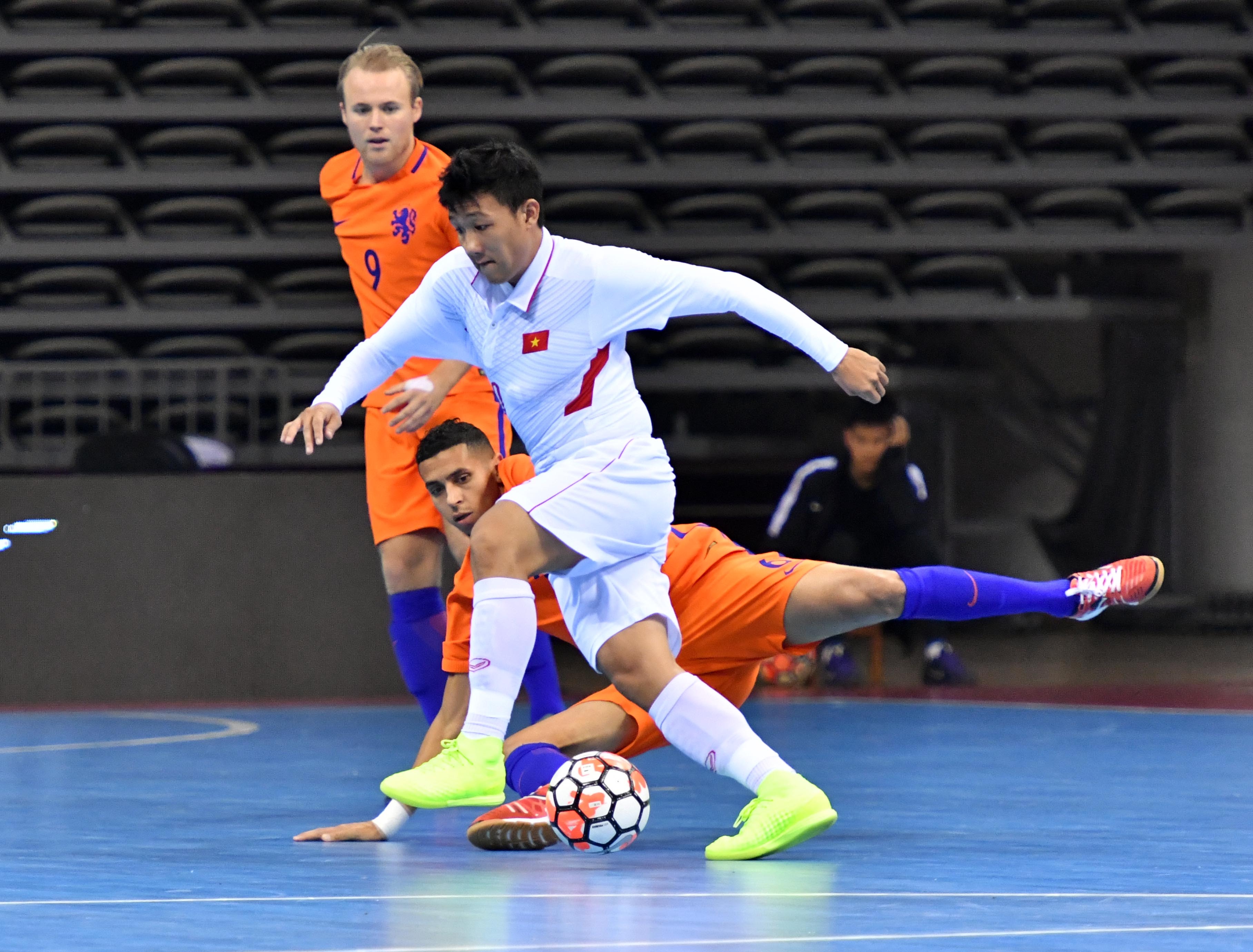 Highlights tuyen futsal Viet Nam 2-2 Ha Lan hinh anh