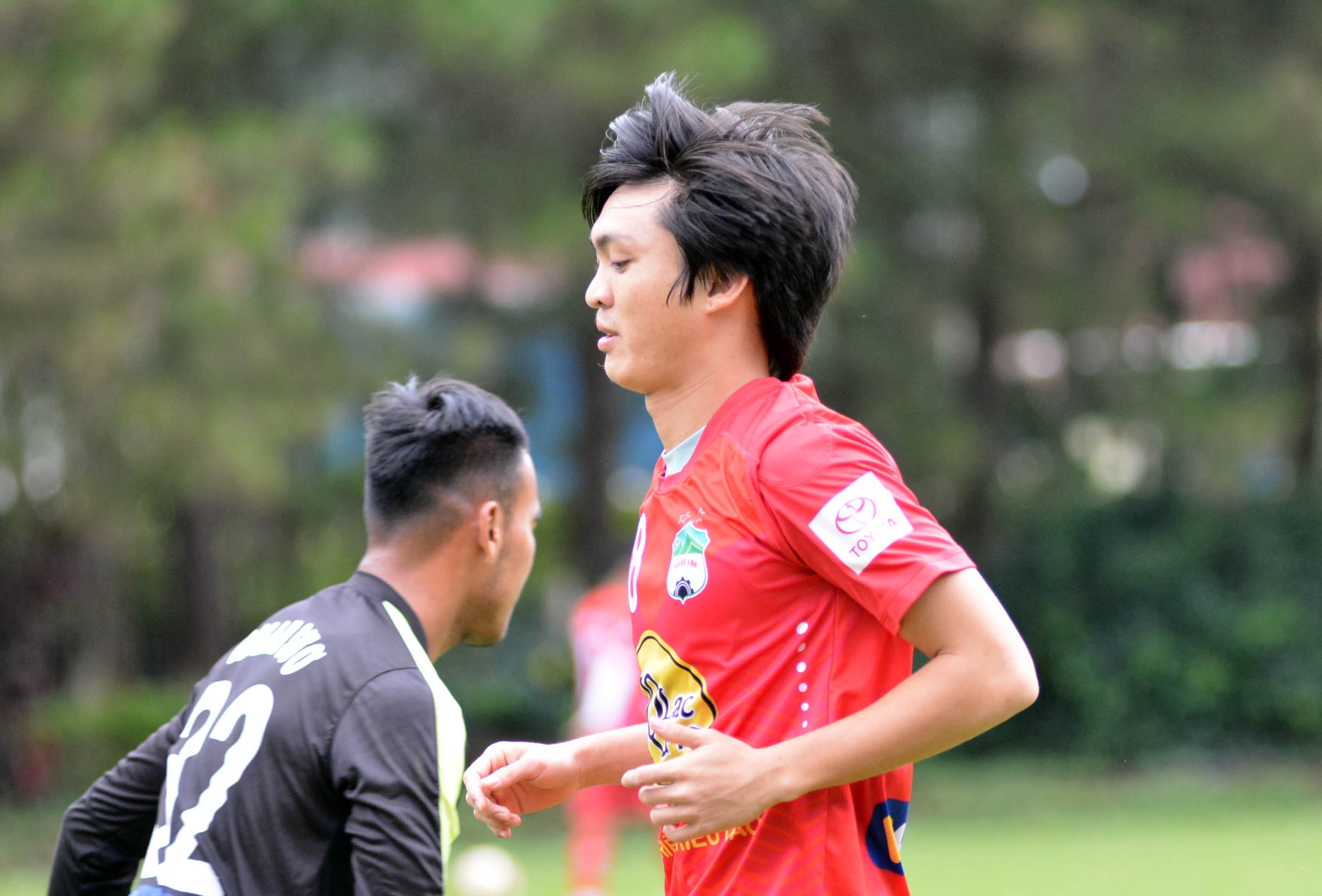 Tran HAGL vs CLB Ha Noi anh 1