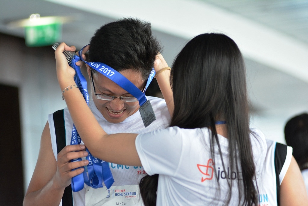 Chạy thang bộ tại tòa nhà Bitexco ảnh 1 Chay thang bo tai toa nha Bitexco anh 1