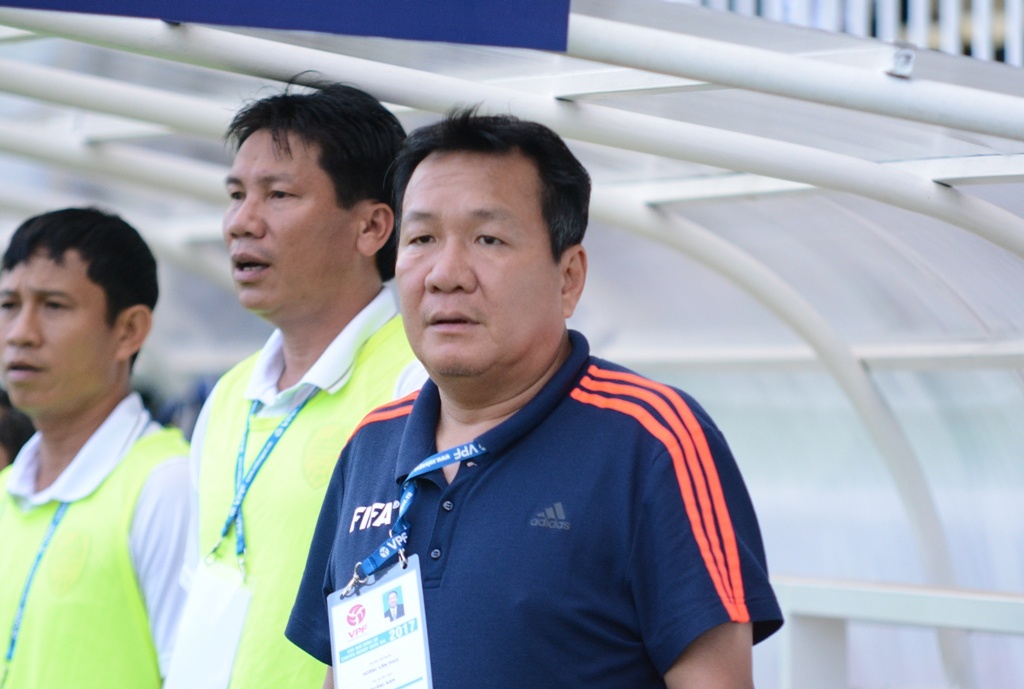 HLV Quang Nam: 'Chung toi co danh du, khong xin diem ai bao gio' hinh anh