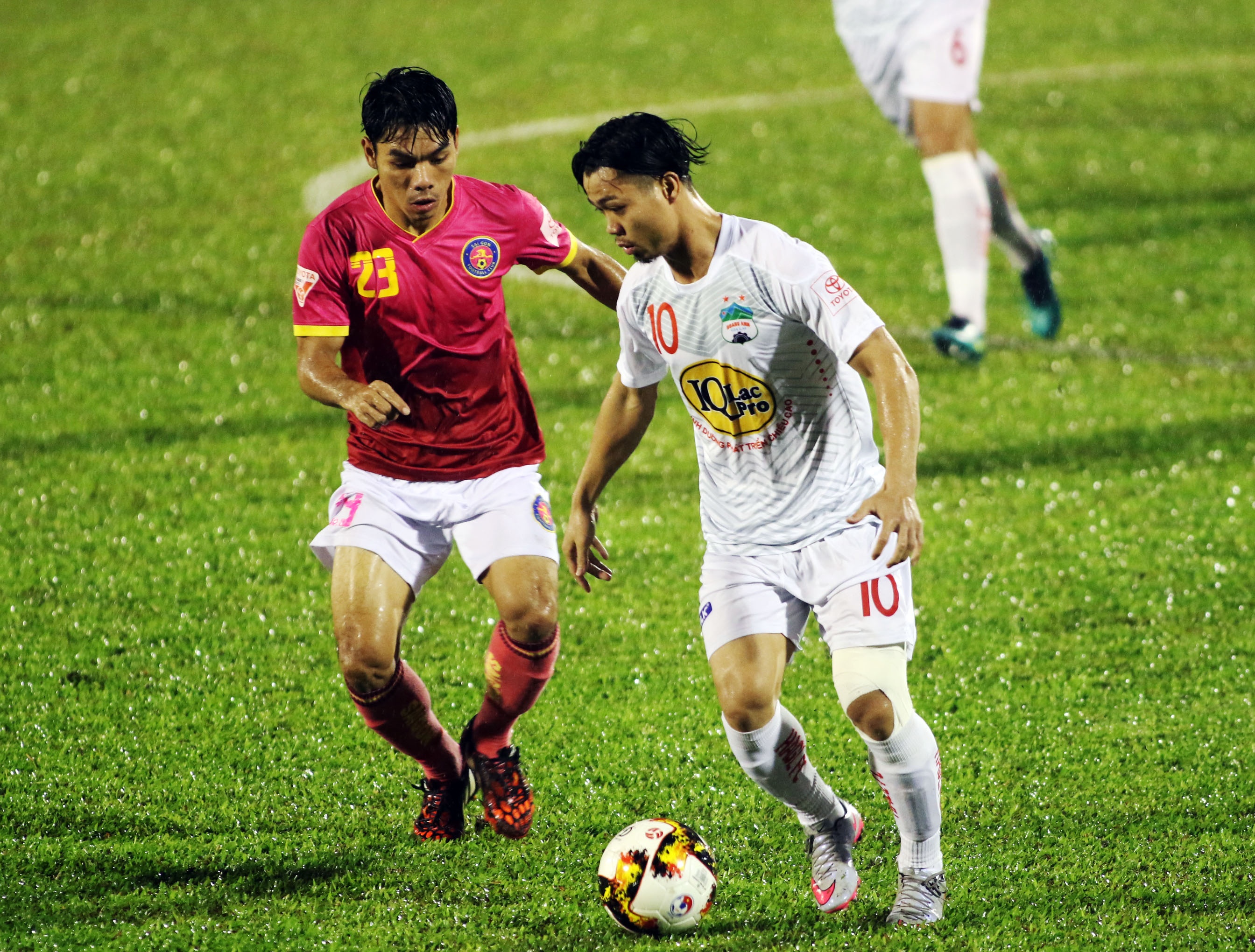 HAGL thang CLB Sai Gon 2-1 anh 1