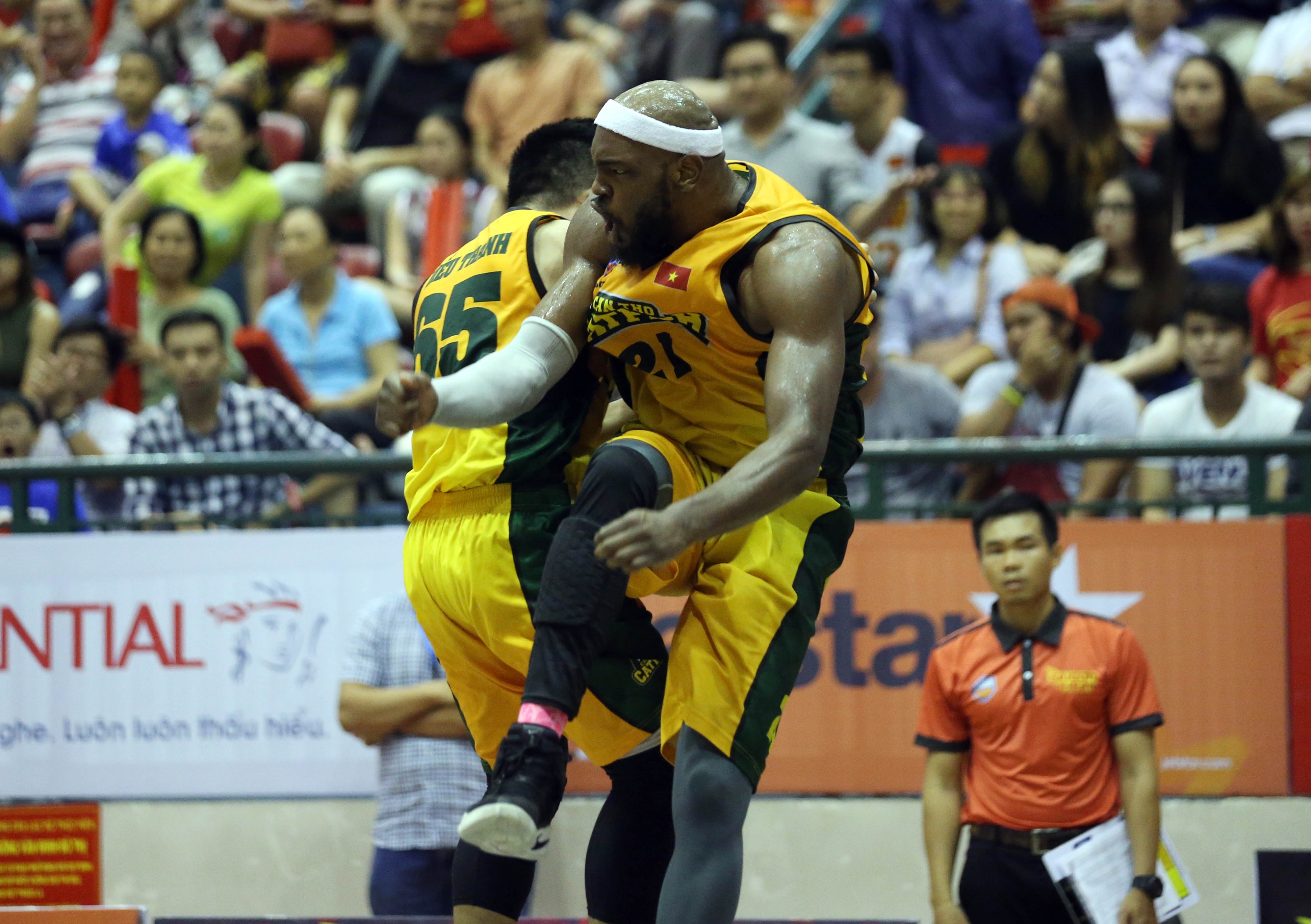 De Angelo Hamilton mung chien thang anh 3