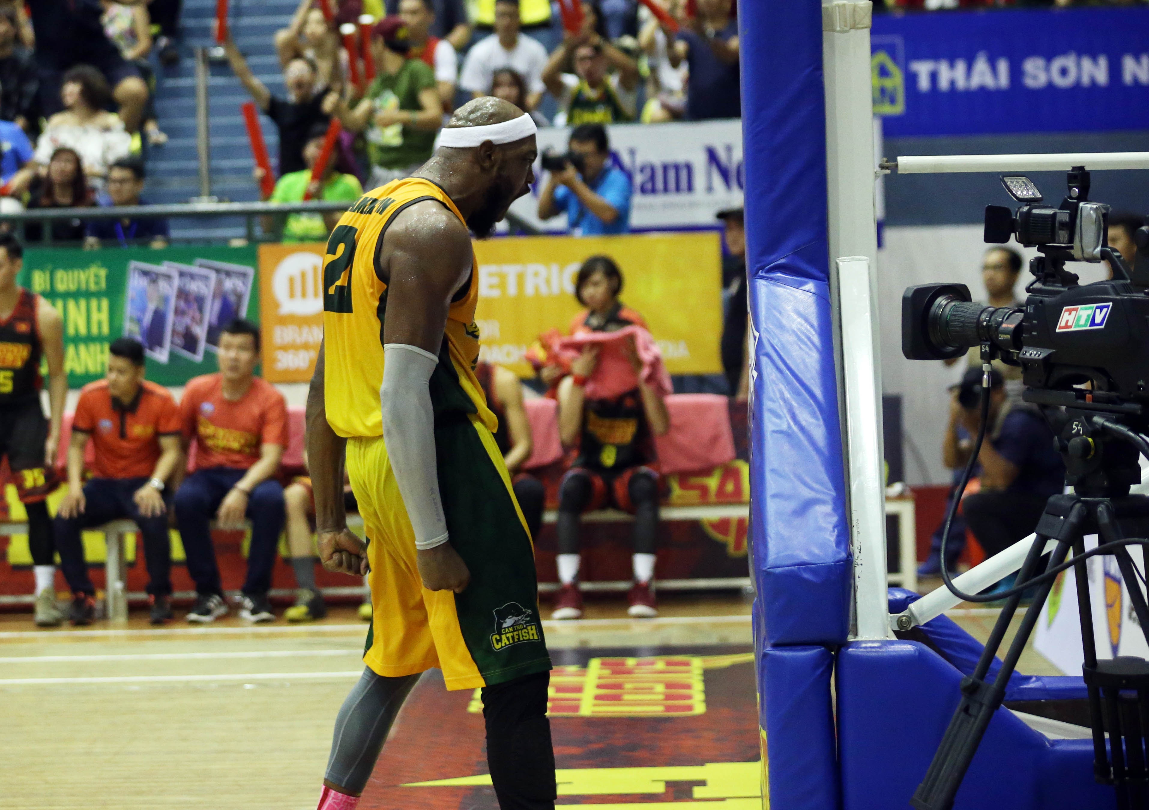 De Angelo Hamilton mung chien thang anh 2