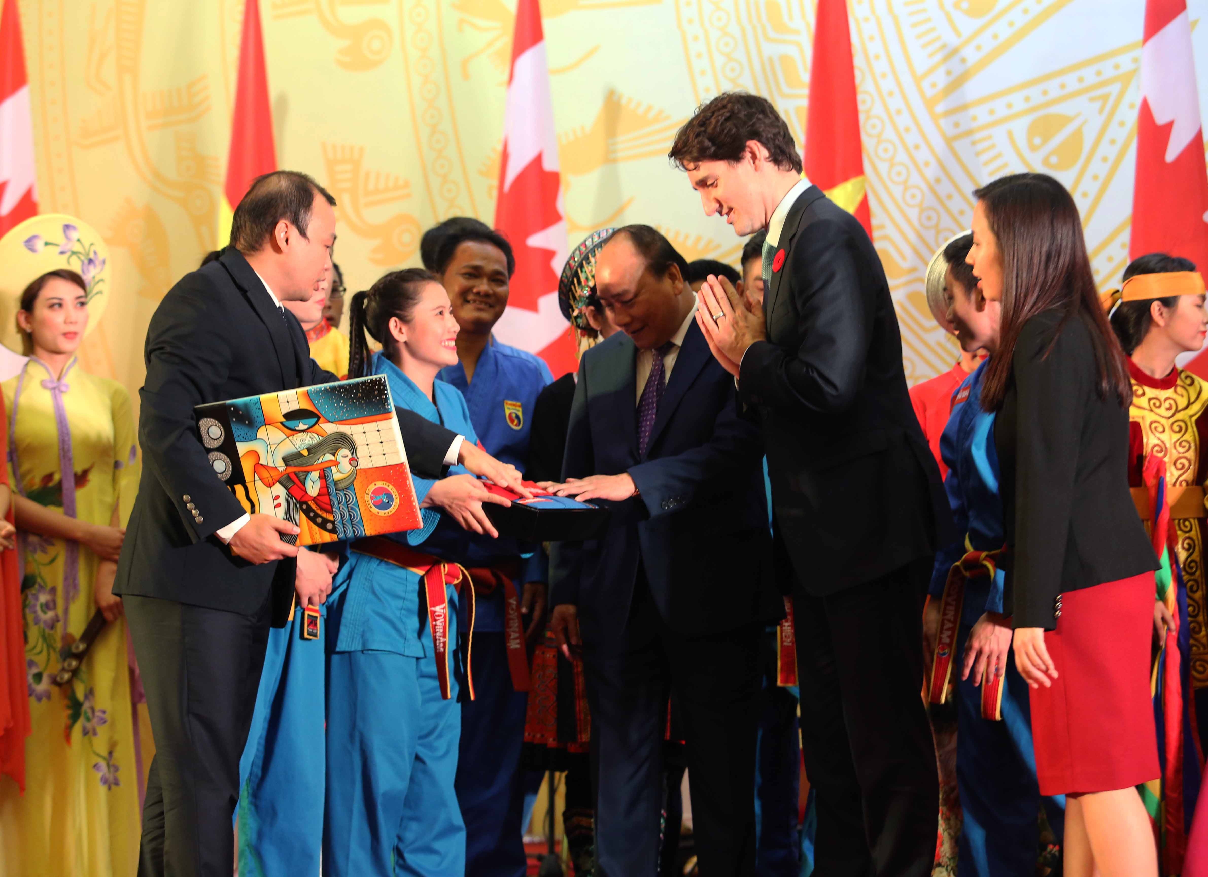 Thu tuong Canada sang Viet Nam anh 3