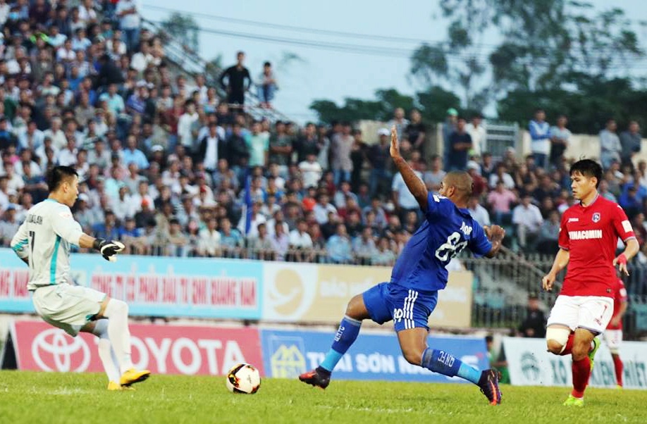 Quang Nam thang Quang Ninh 2-1 chieu 10/11 anh 3