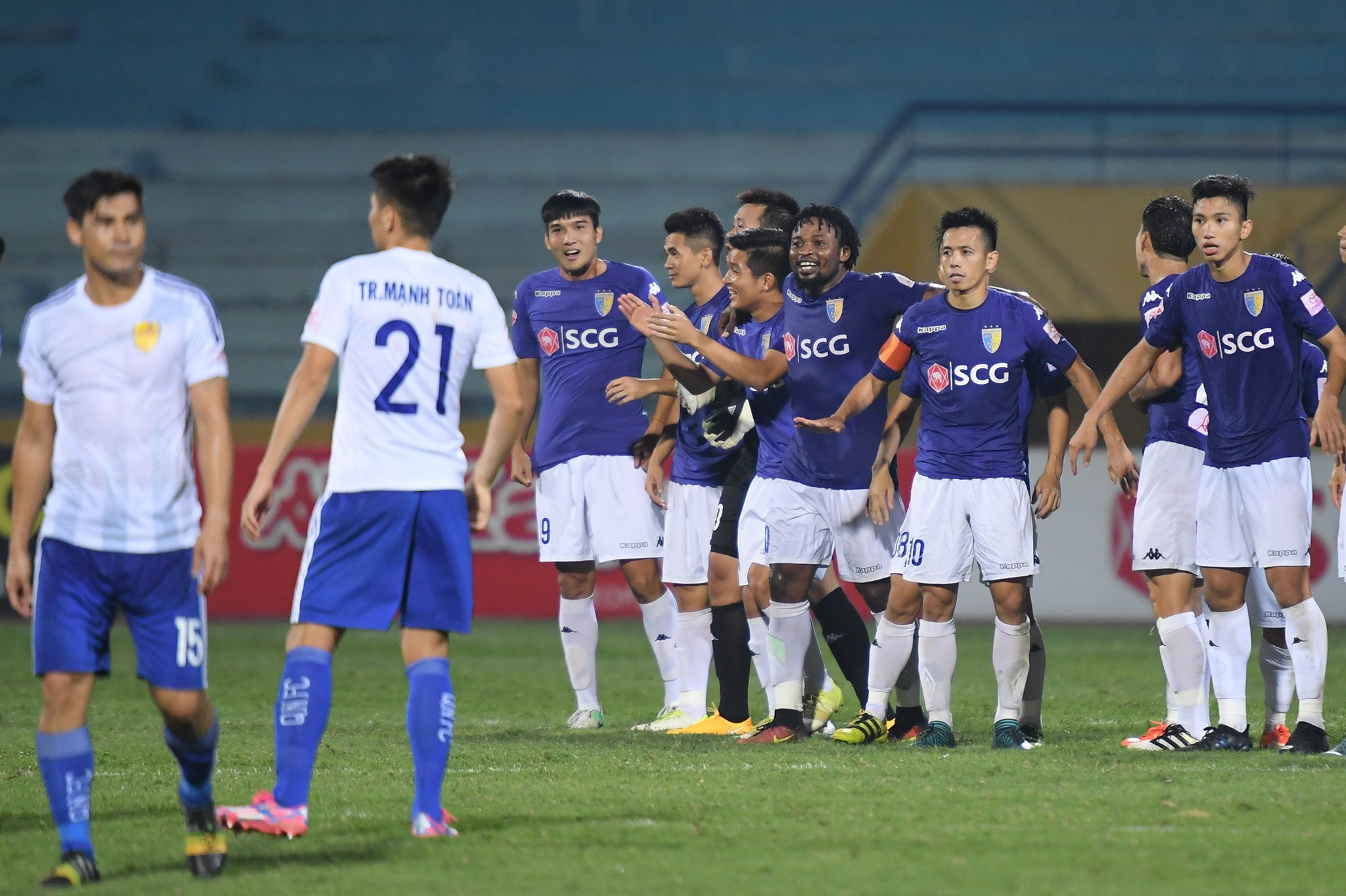 Bau Hien dong vien CLB Quang Nam anh 1