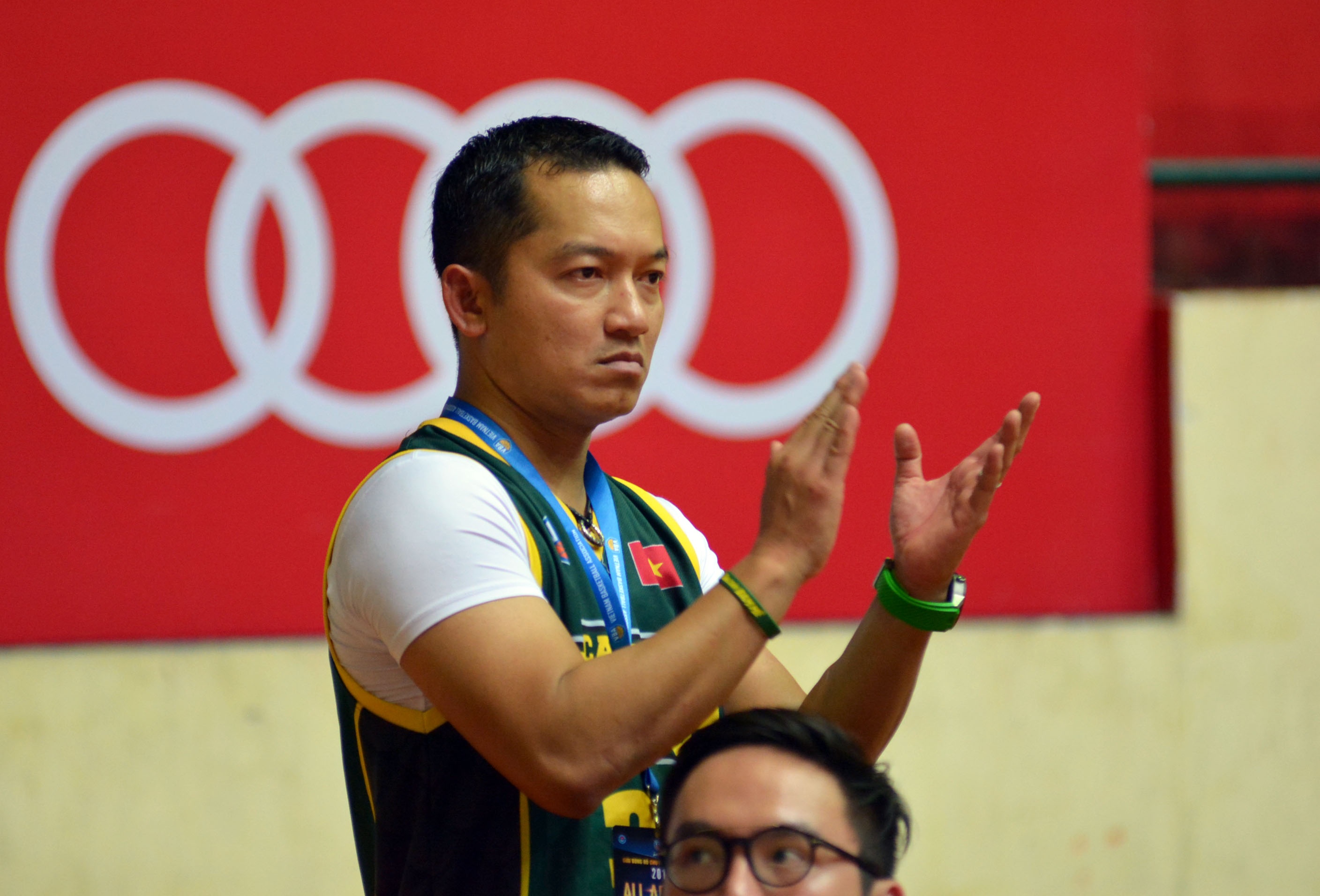 Tracy Thu Luong an mung anh 9