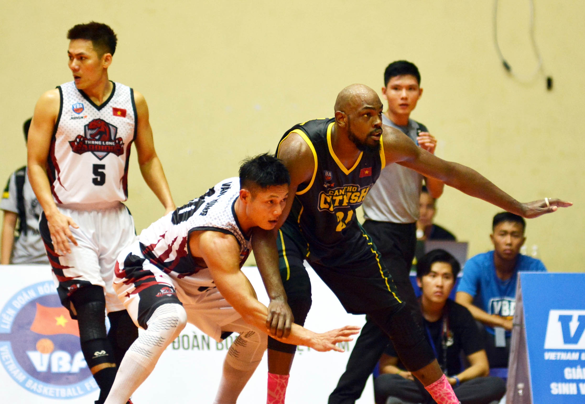 Game 5 chung ket VBA 2017 anh 2