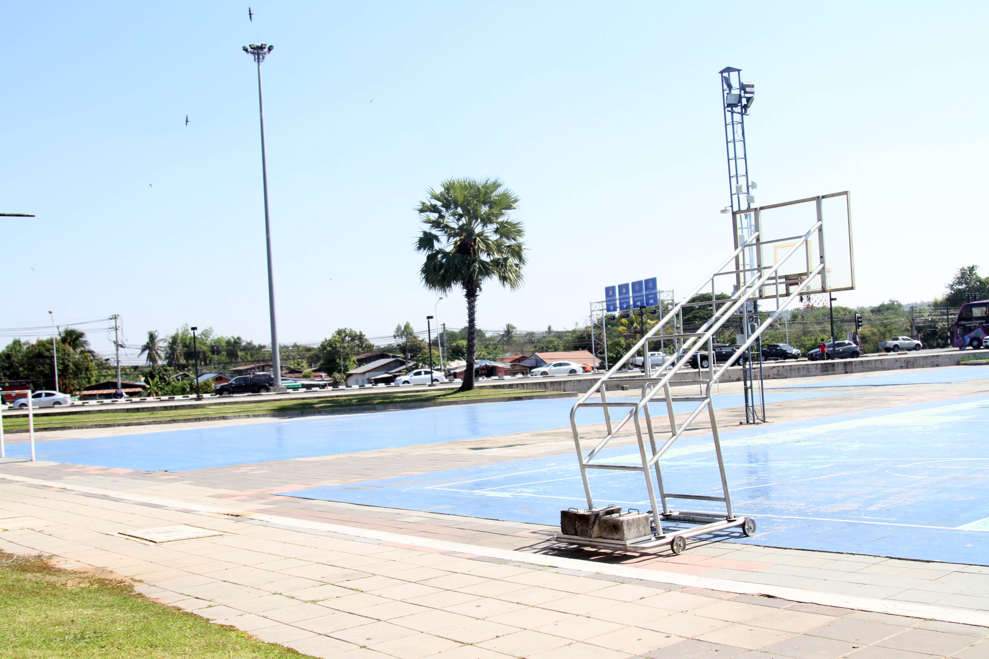 San bong da hien dai nhat Thai Lan anh 3