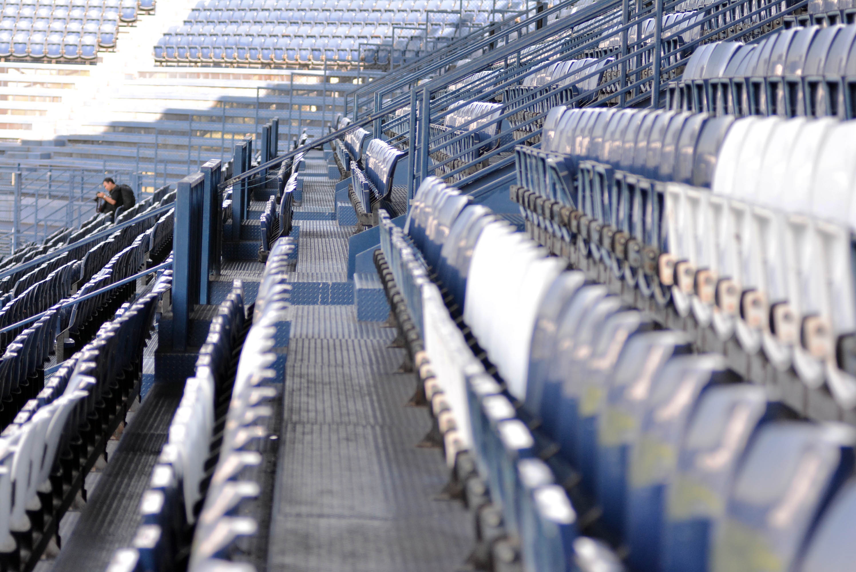 San bong da hien dai nhat Thai Lan anh 9