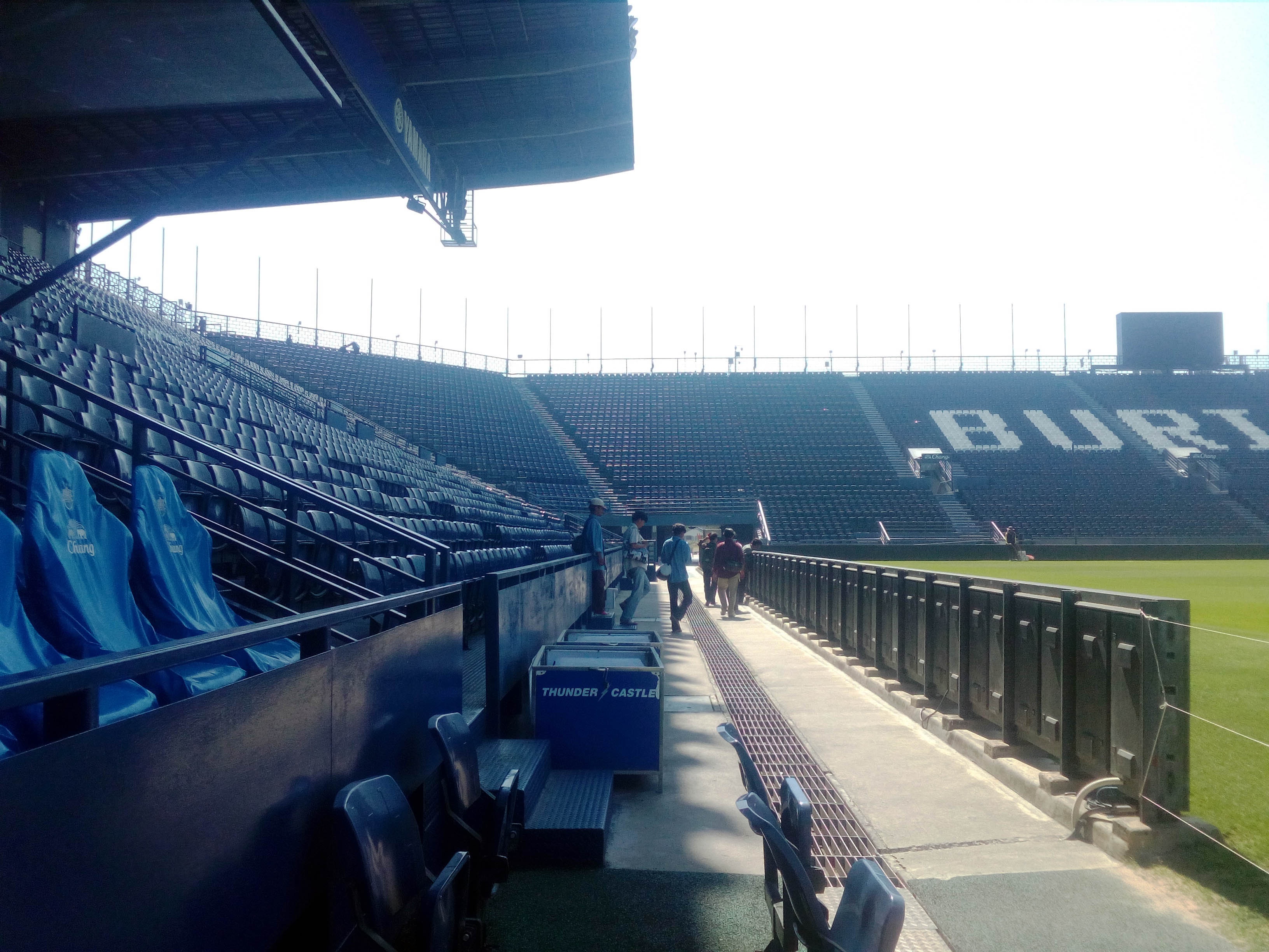 San bong da hien dai nhat Thai Lan anh 5