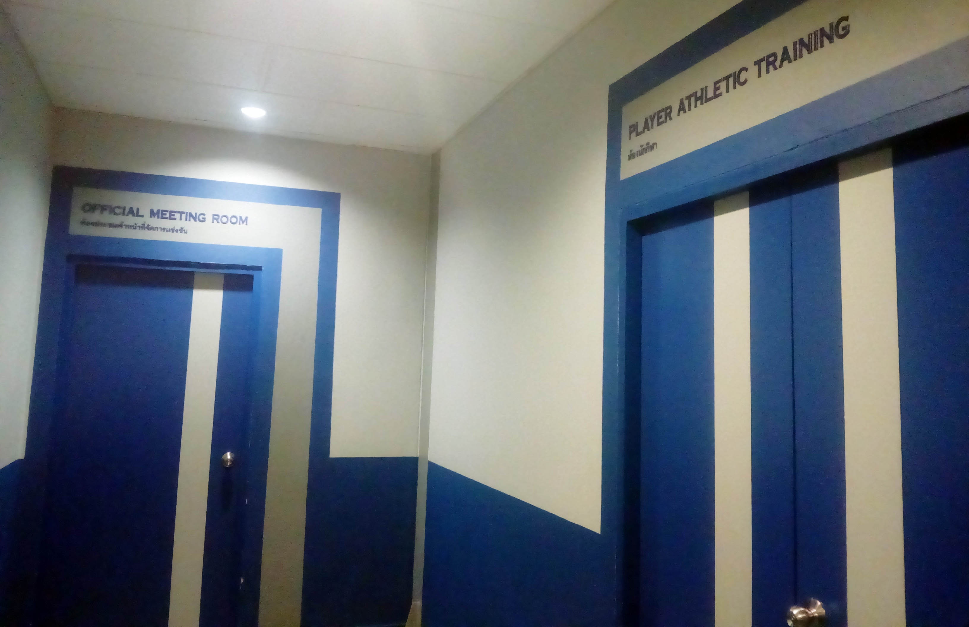 San bong da hien dai nhat Thai Lan anh 13