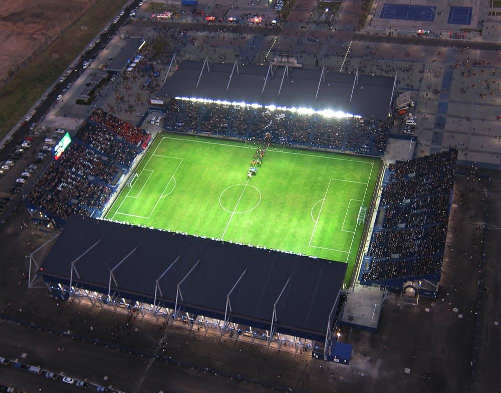 San bong da hien dai nhat Thai Lan anh 2