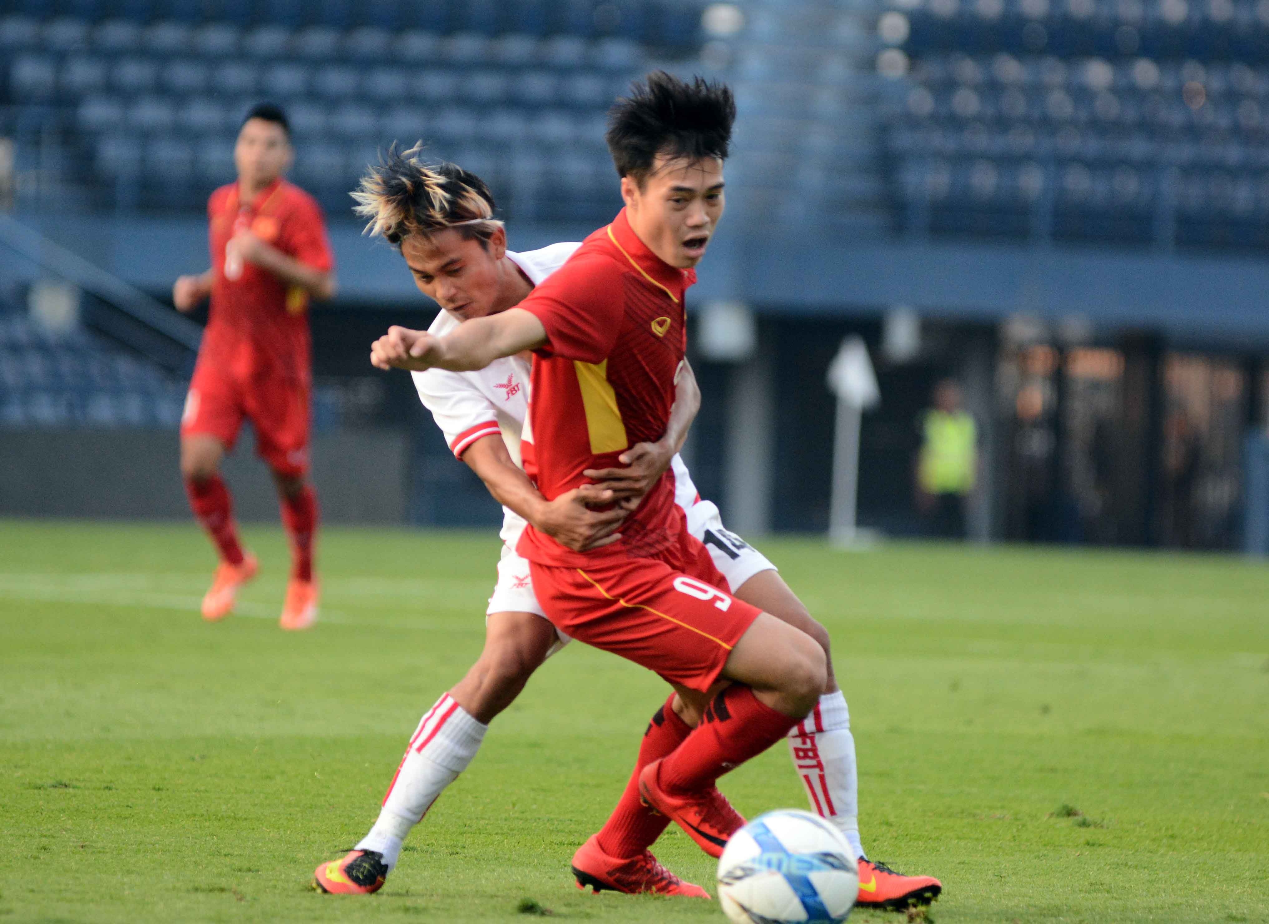 Van Toan: ‘U23 Viet Nam chua van hanh tron tru so do 3-4-3’ hinh anh