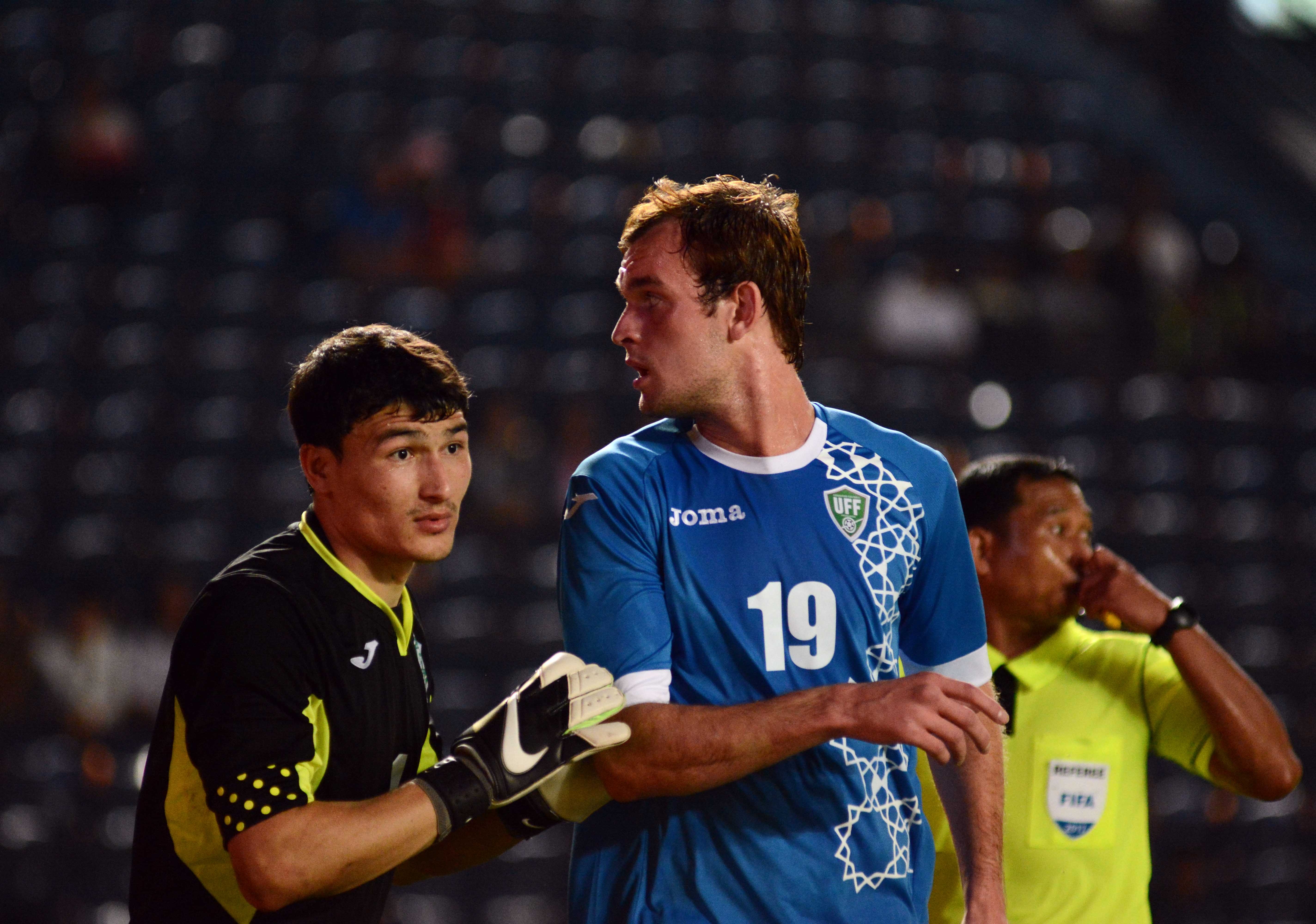 U23 Uzbekistan uc che vi cau thu Myanmar lien tuc nam san hinh anh