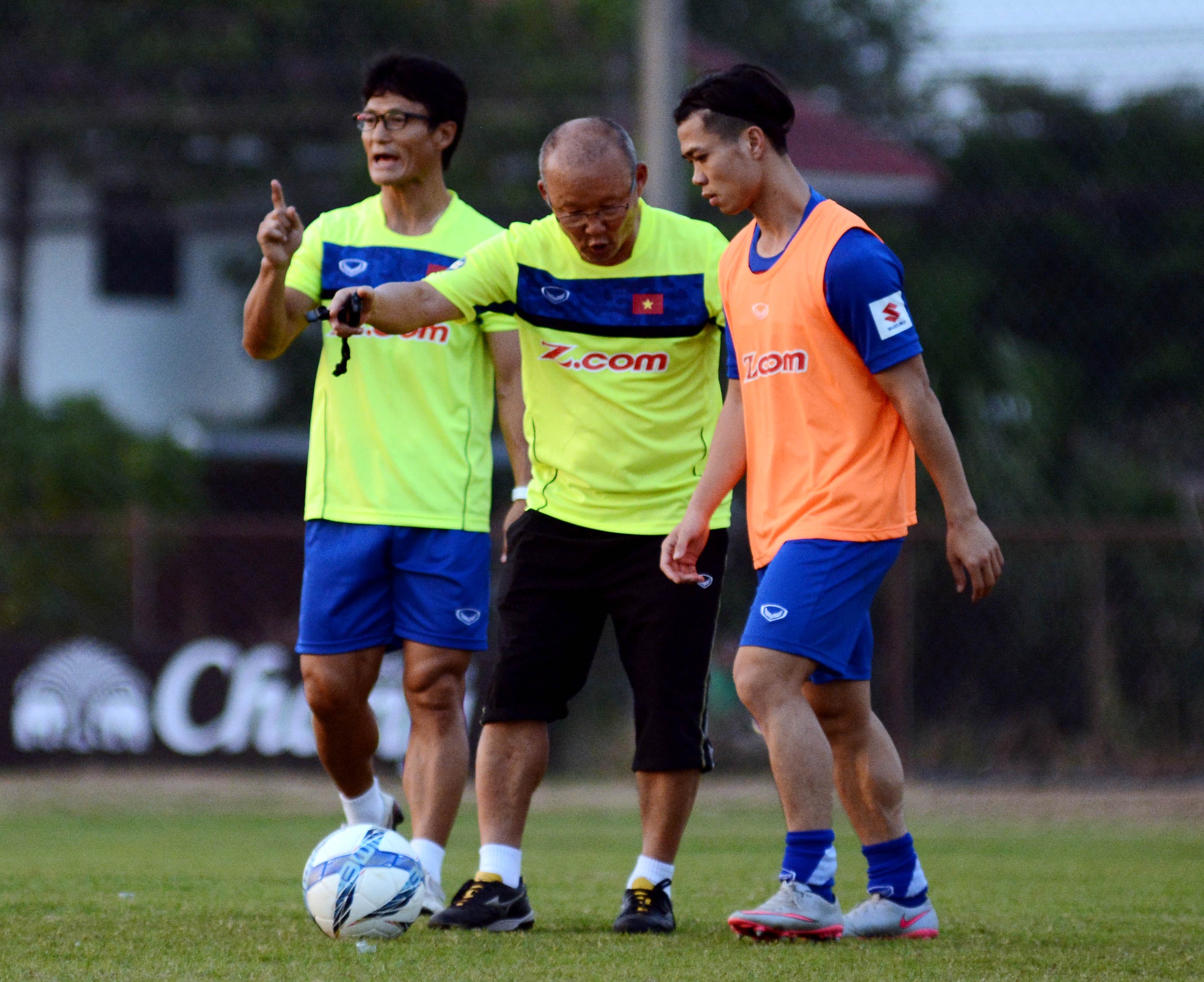 Ha Duc Chinh ket hop voi Cong Phuong anh 1