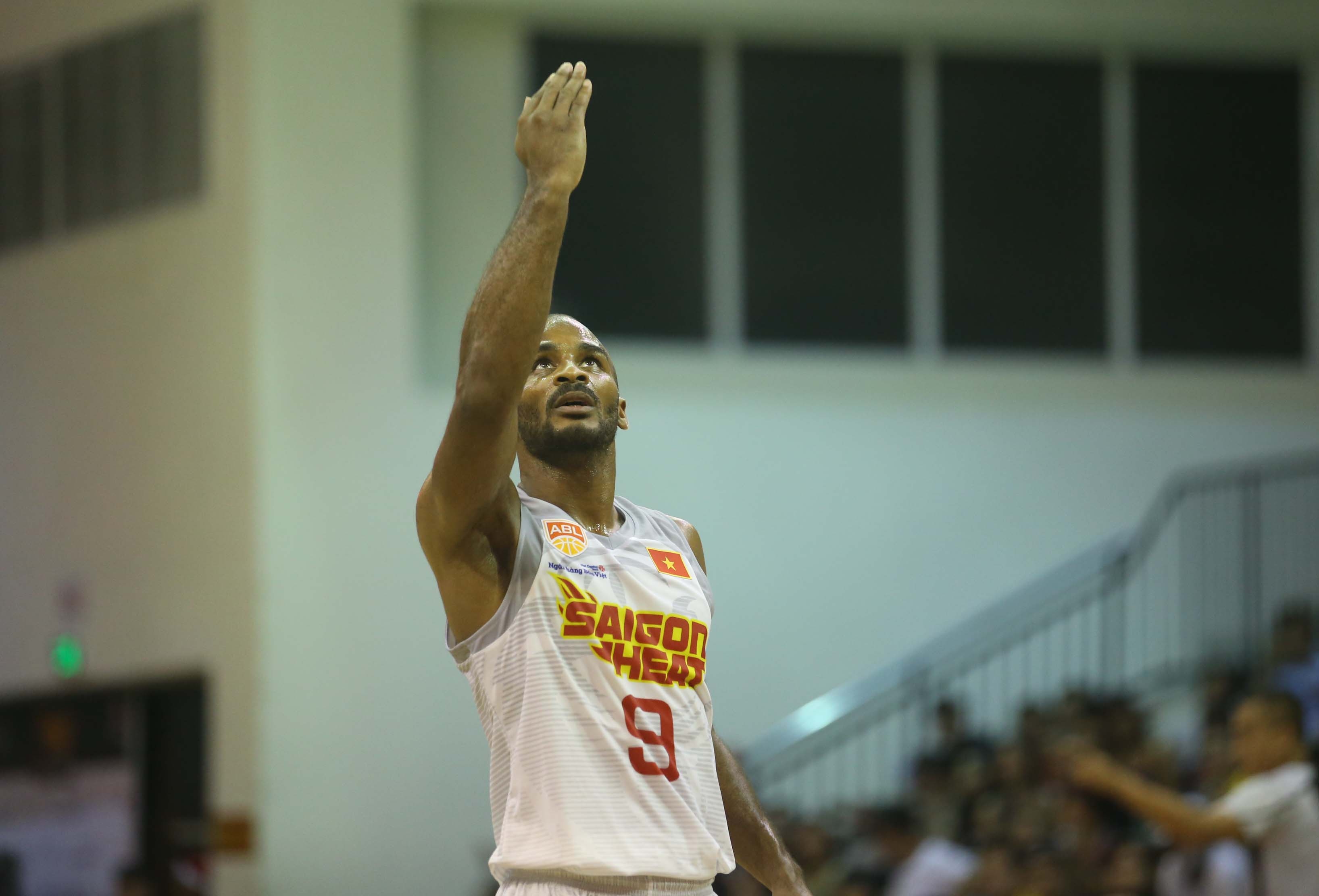 Nguoi ham mo Saigon Heat phat cuong voi Akeem Scott hinh anh