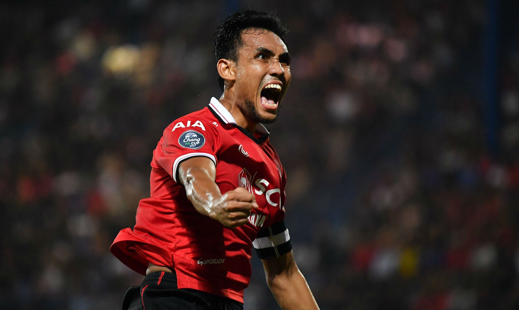 Teerasil Dangda khoac ao Sanfrecce Hiroshima anh 1