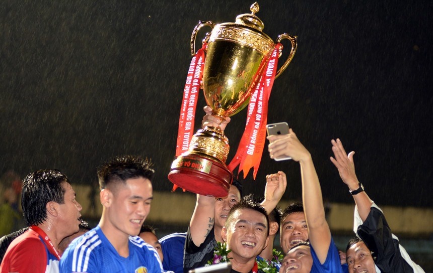 CLB Quang Nam nhan hon 8 ty tien thuong sau khi vo dich V.League hinh anh