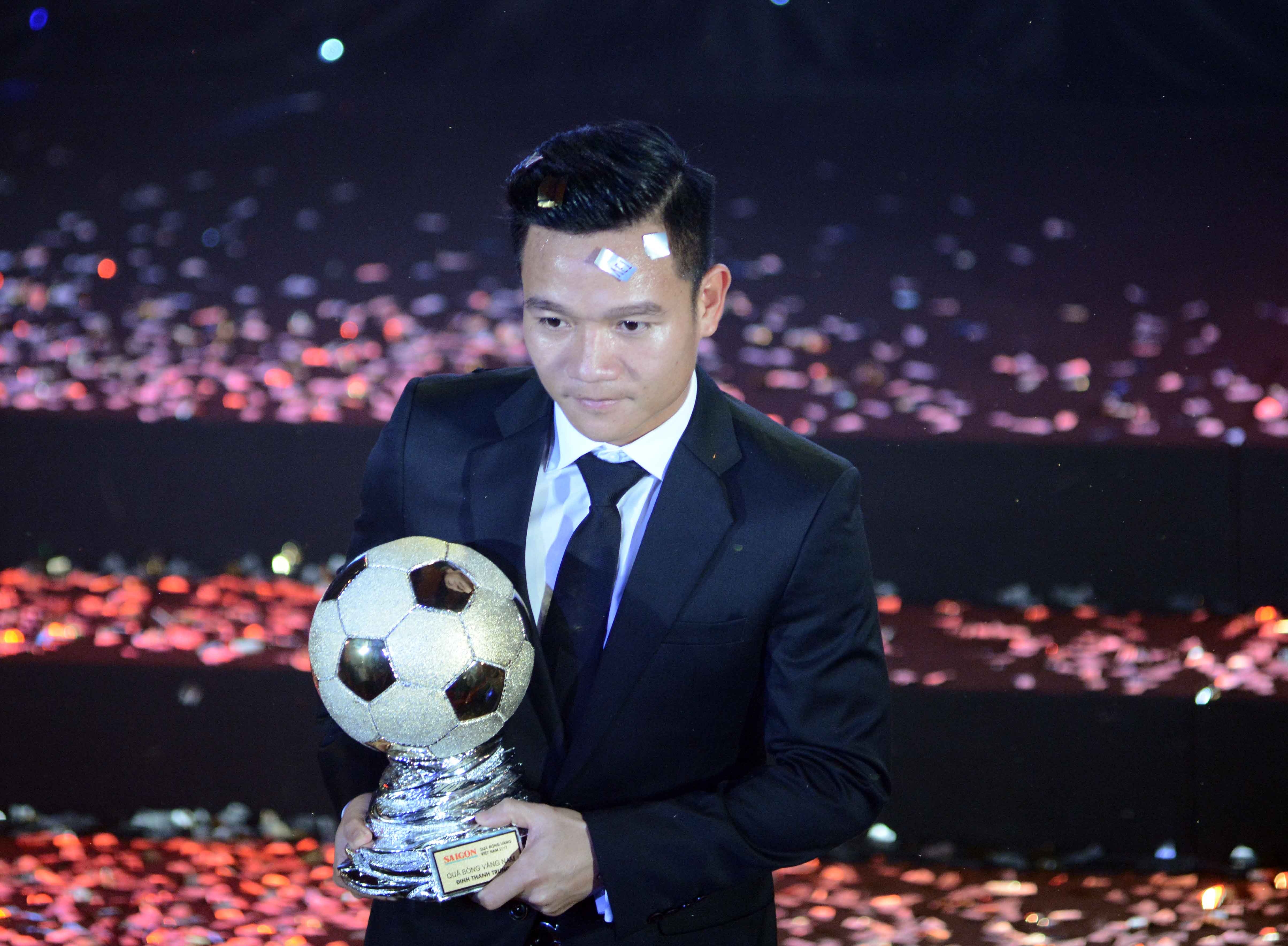 'Qua bong vang' Dinh Thanh Trung: Toi chi muon lam cau thu gioi hinh anh