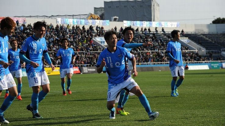 Kazu Miura ghi ban khi da 50 tuoi, 2 ngay hinh anh