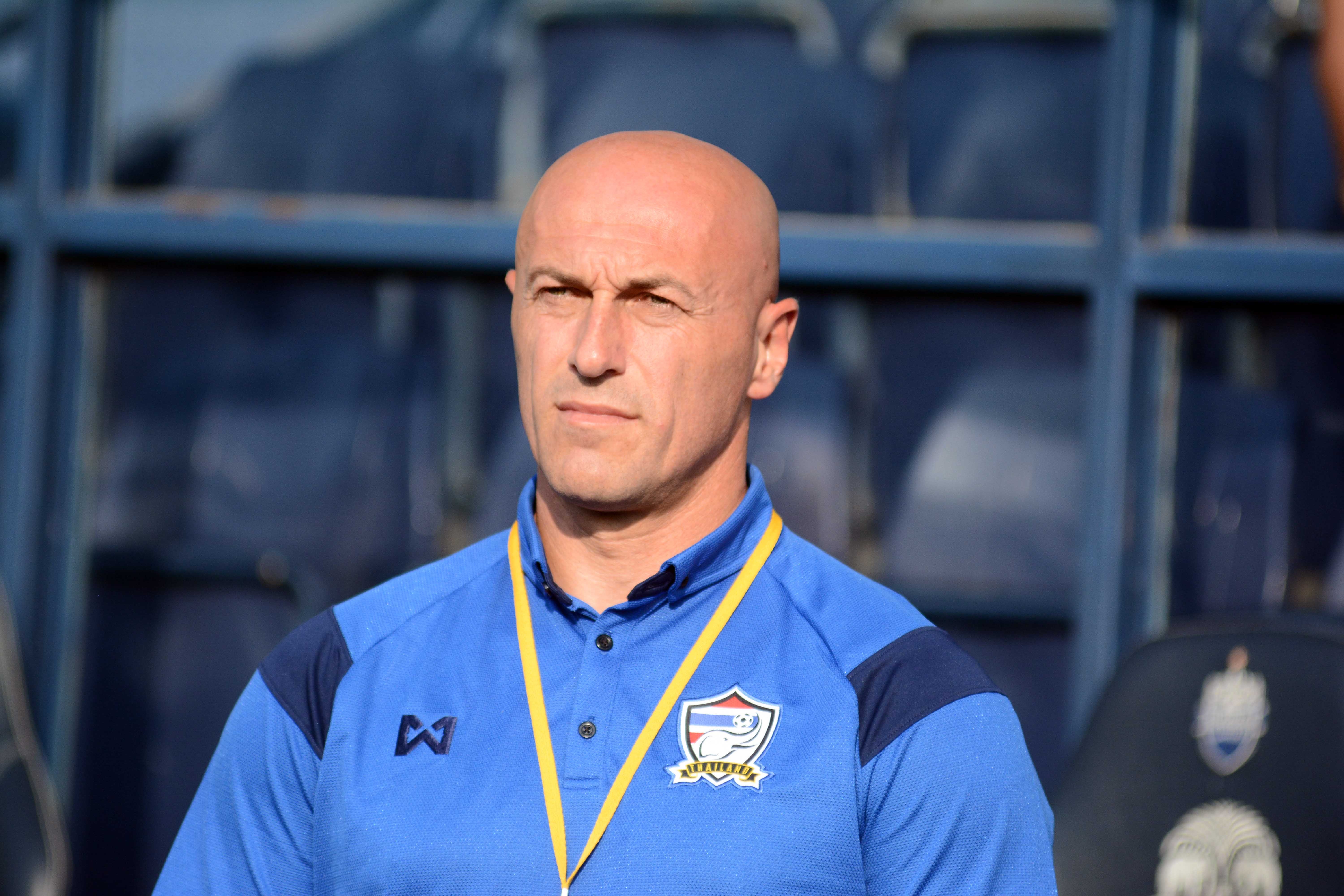 HLV U23 Thai Lan doi dien nguy co bi sa thai hinh anh